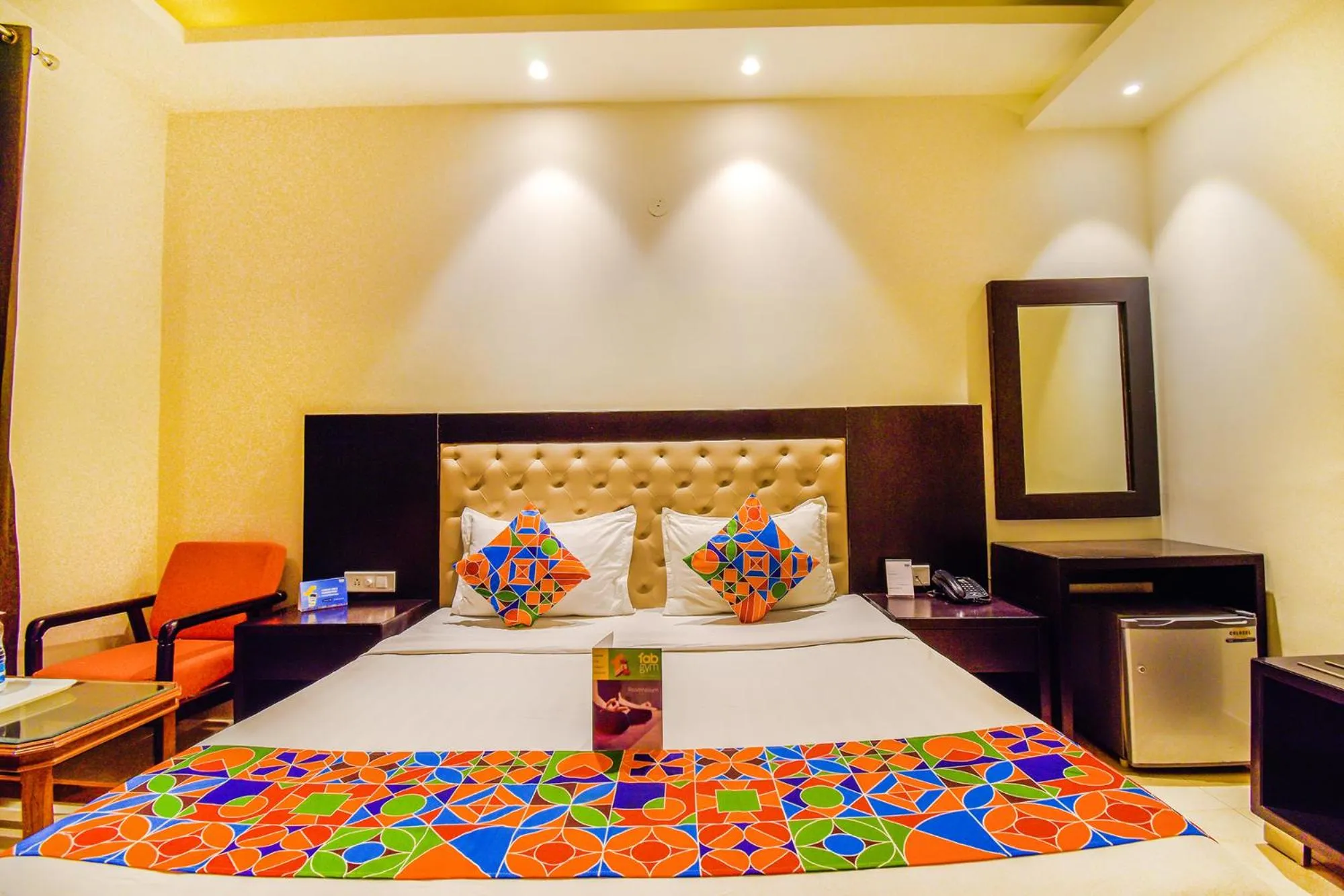 Living room, Bed in Hotel Le Golden