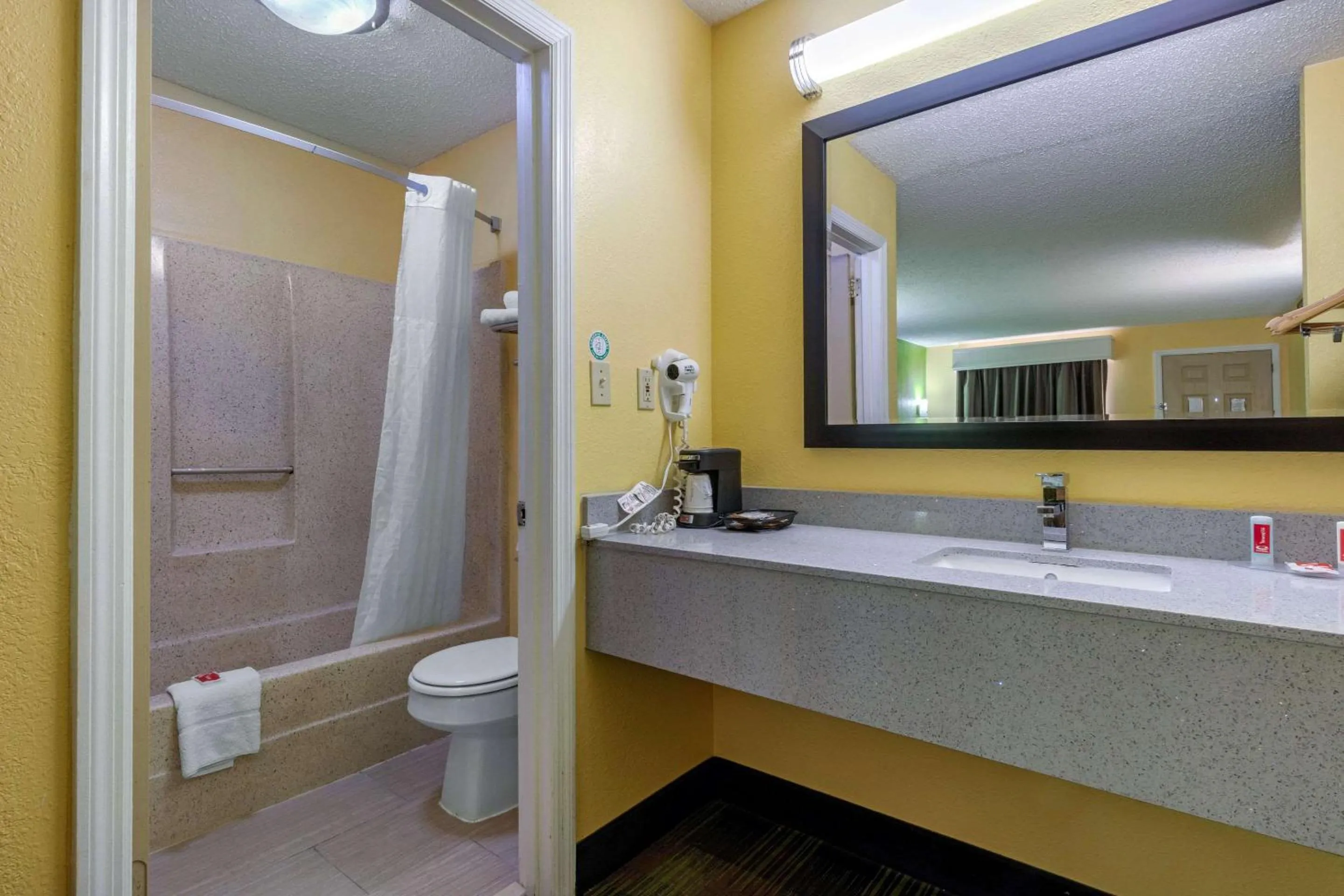 Bathroom in Econo Lodge Nashville near Percy Priest Lake