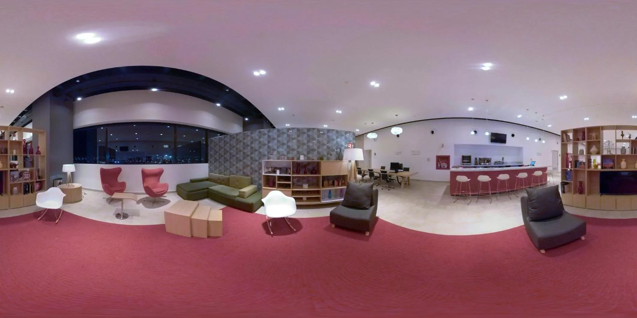 Lounge or bar in Fiesta Inn Parque Puebla