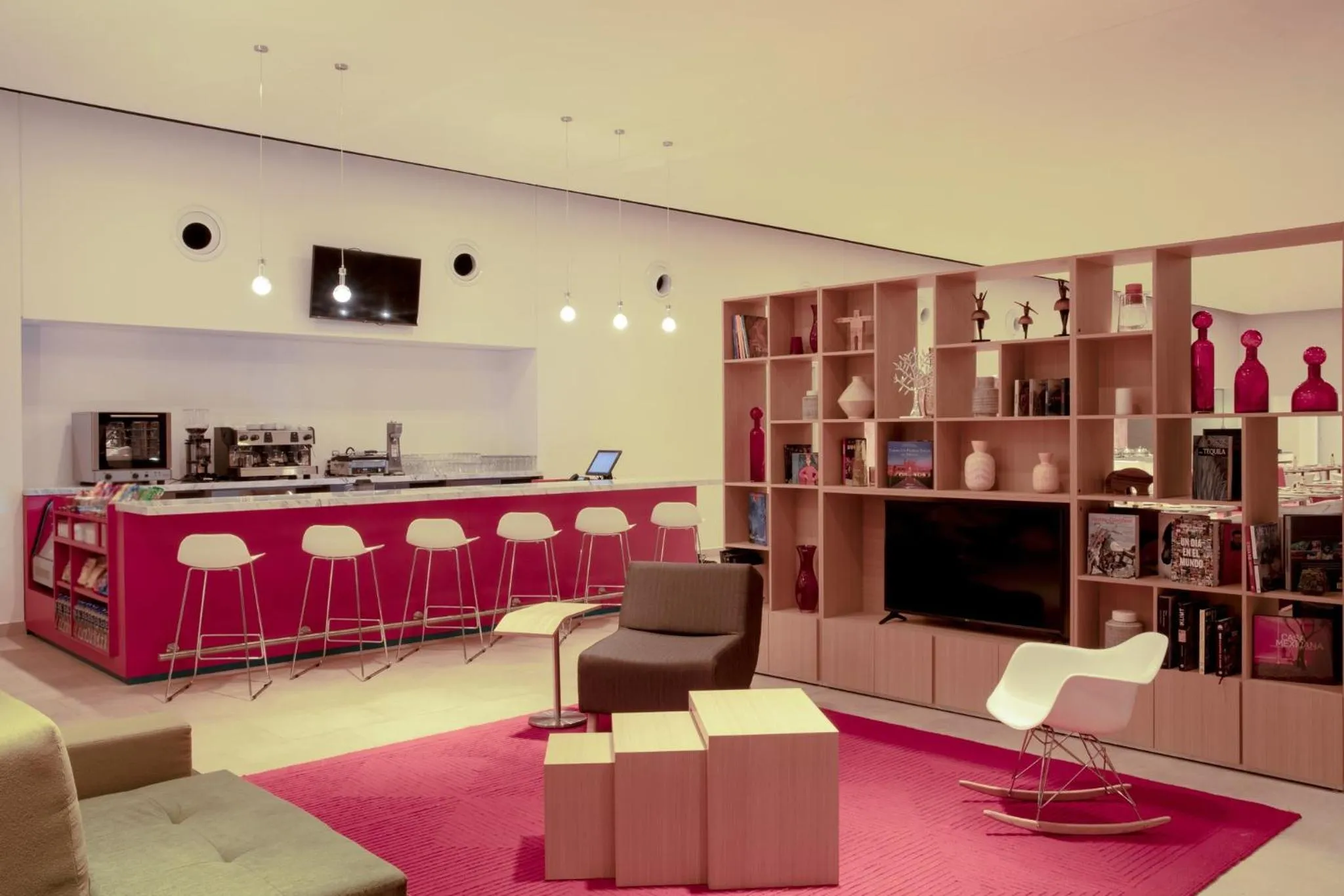 Lounge or bar in Fiesta Inn Parque Puebla