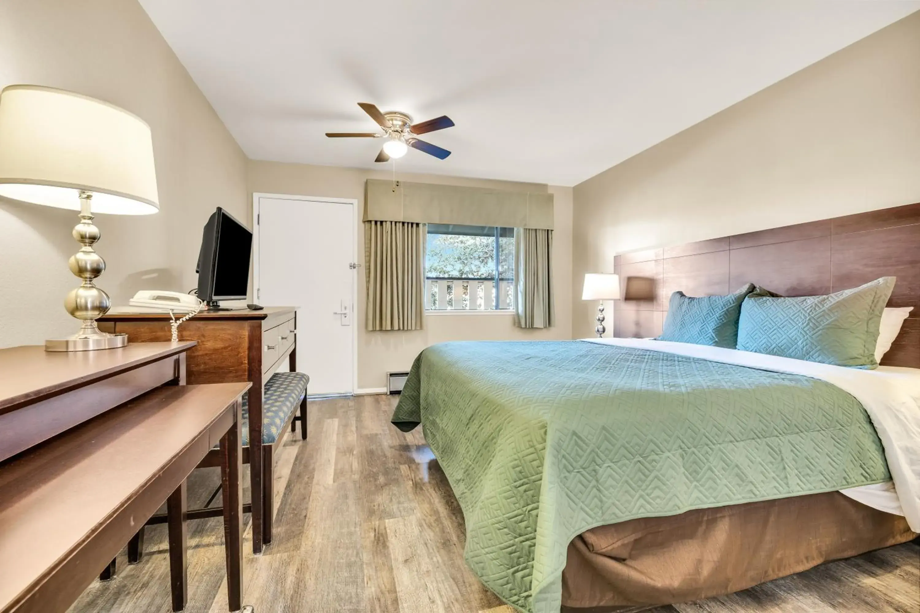 Suite in Scottish Fairway Inn Suite in Scottish Fairway Inn