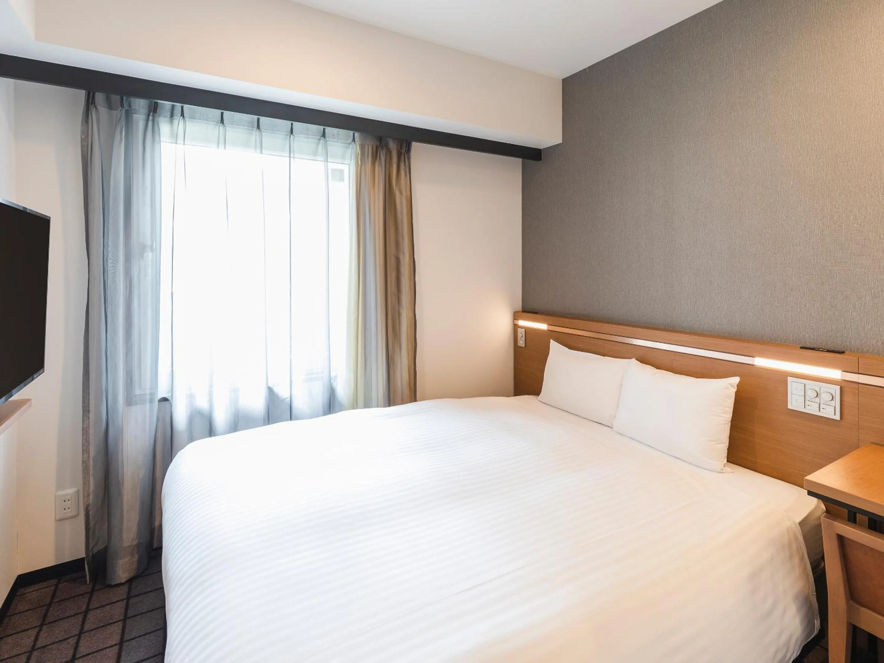 Standard Double Room - single occupancy - Non-Smoking in Sotetsu Fresa Inn Kobe Sannomiya