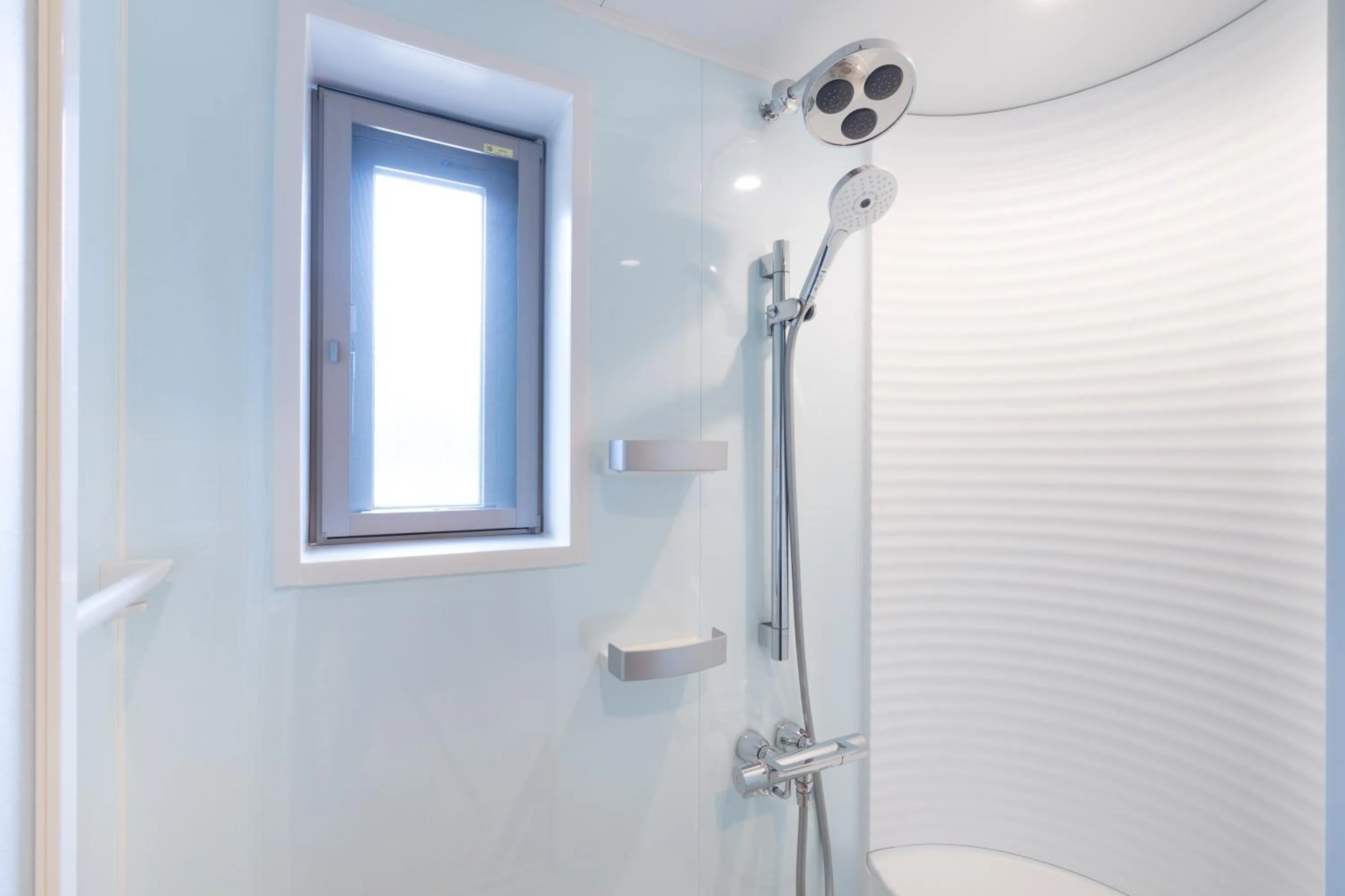 Shower in Little Mermaid Hotel Ishigakijima