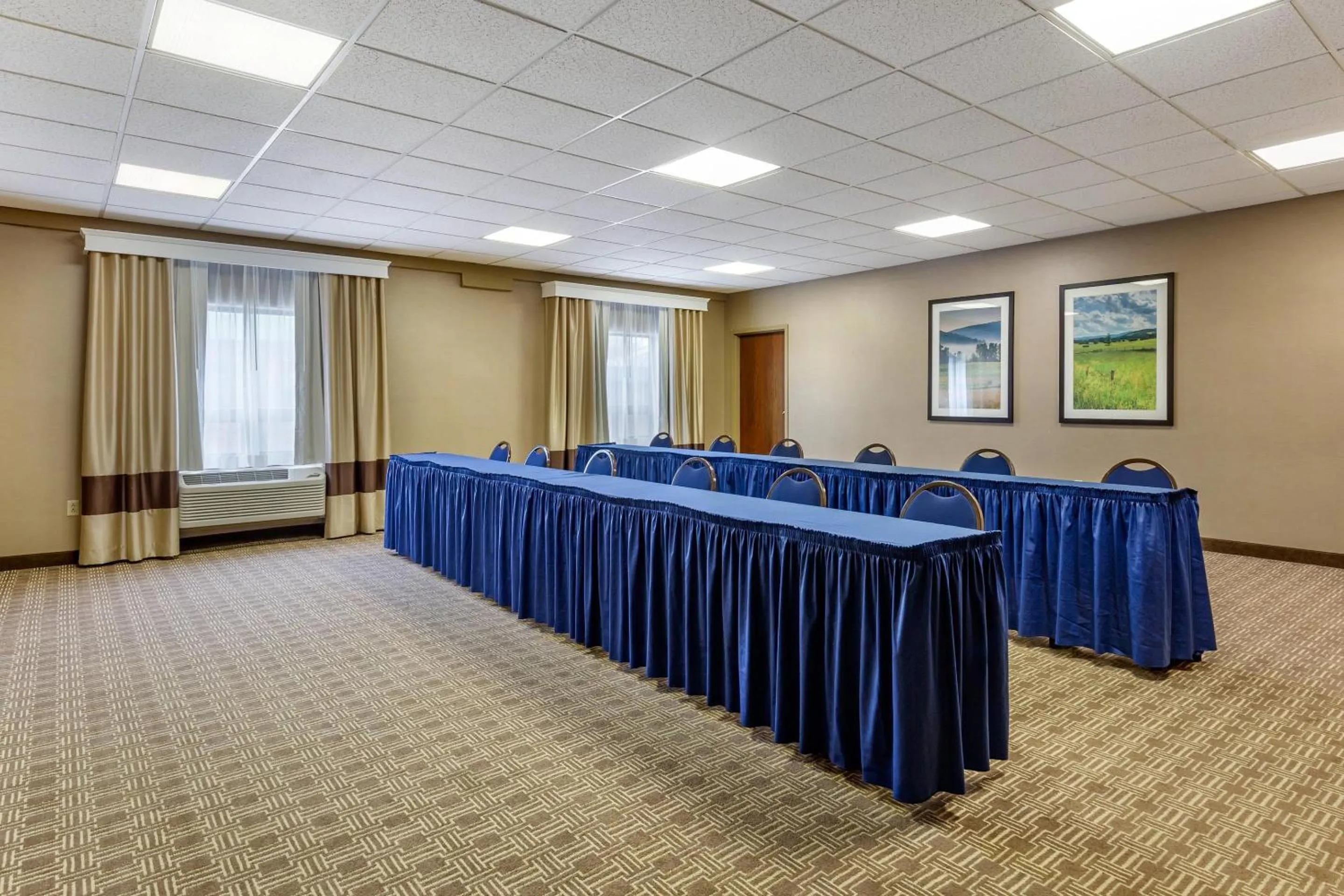 Meeting/conference room in Comfort Inn Aikens Center