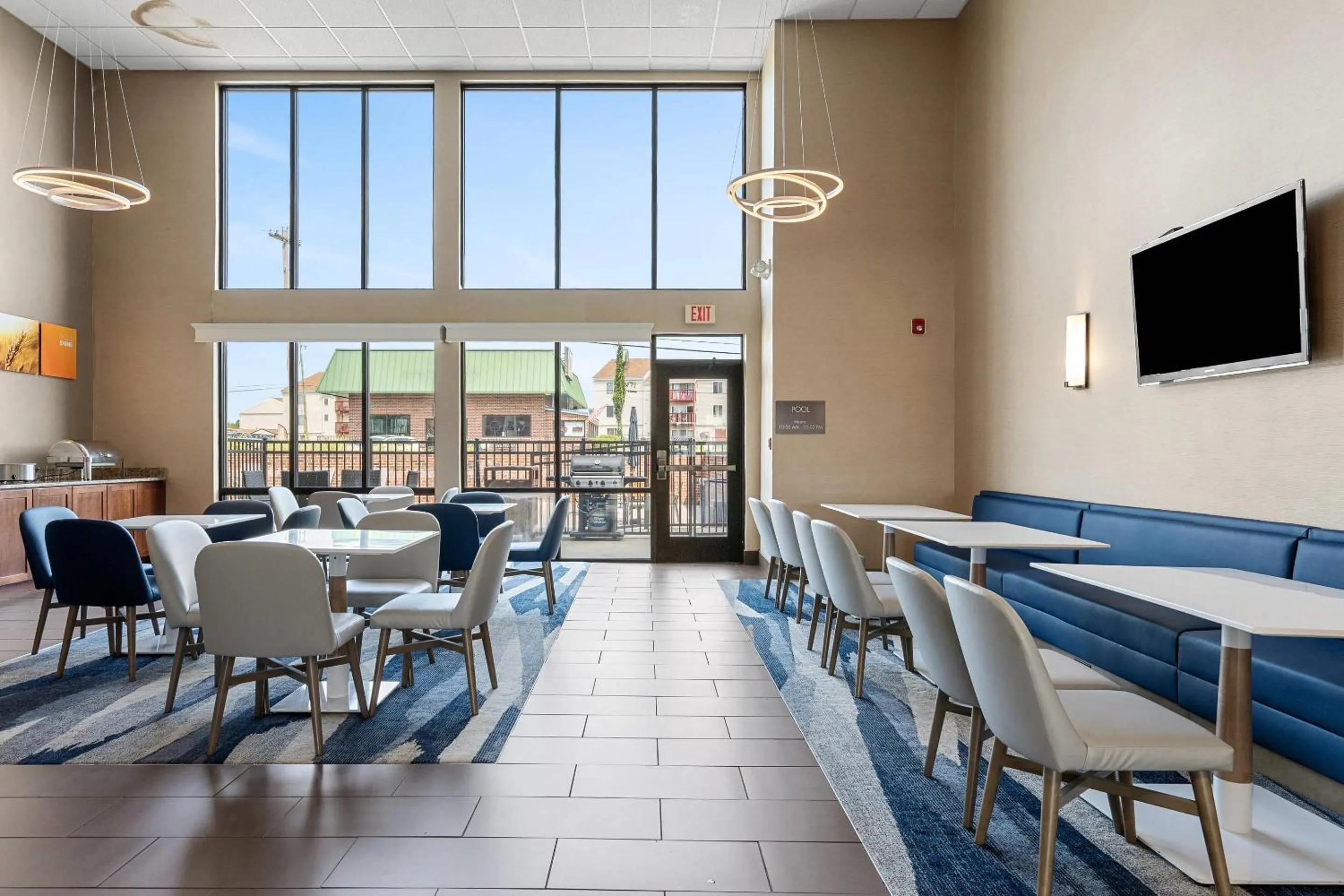 Breakfast in Comfort Inn Aikens Center