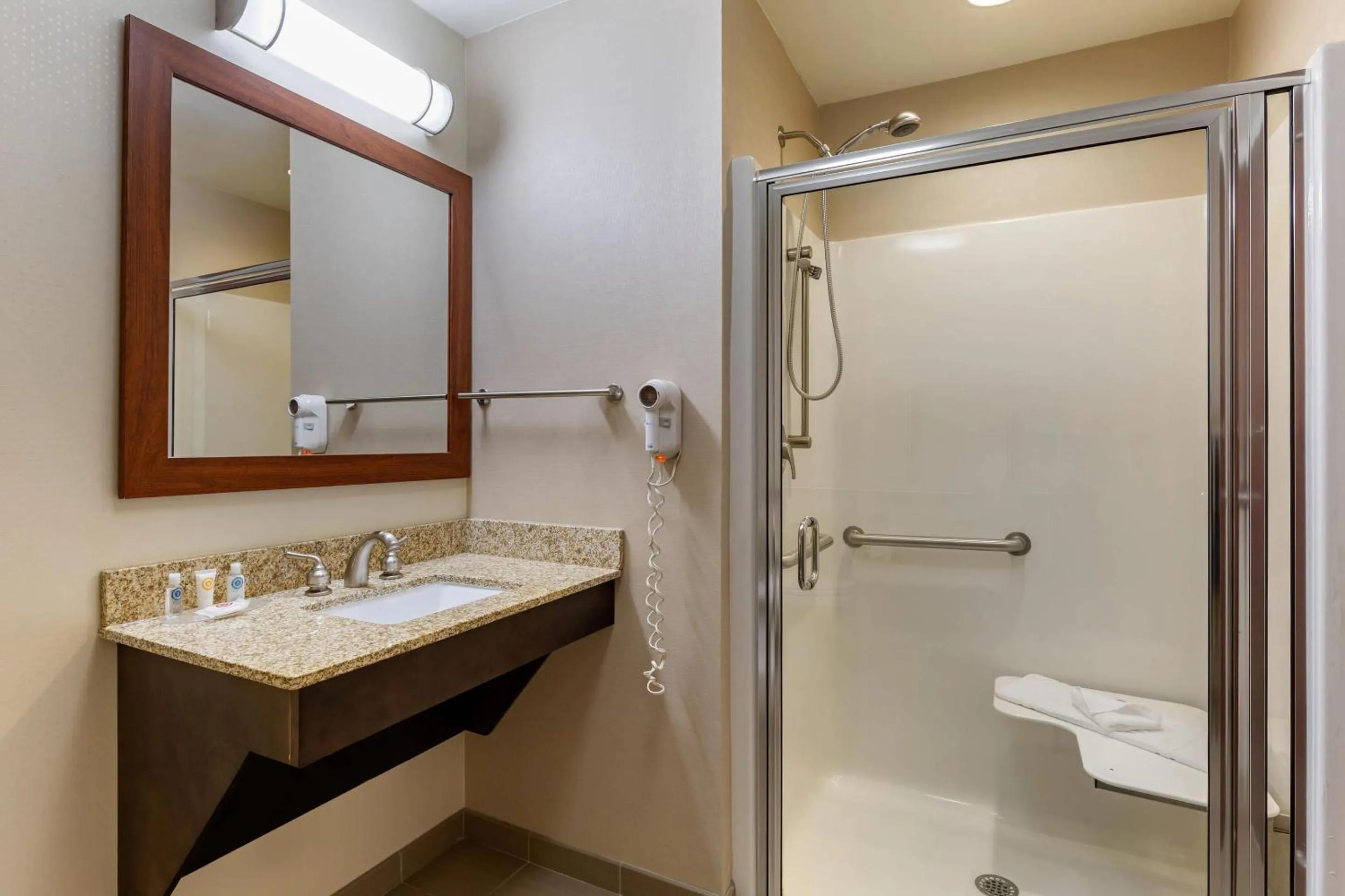 Bedroom in Comfort Inn Aikens Center