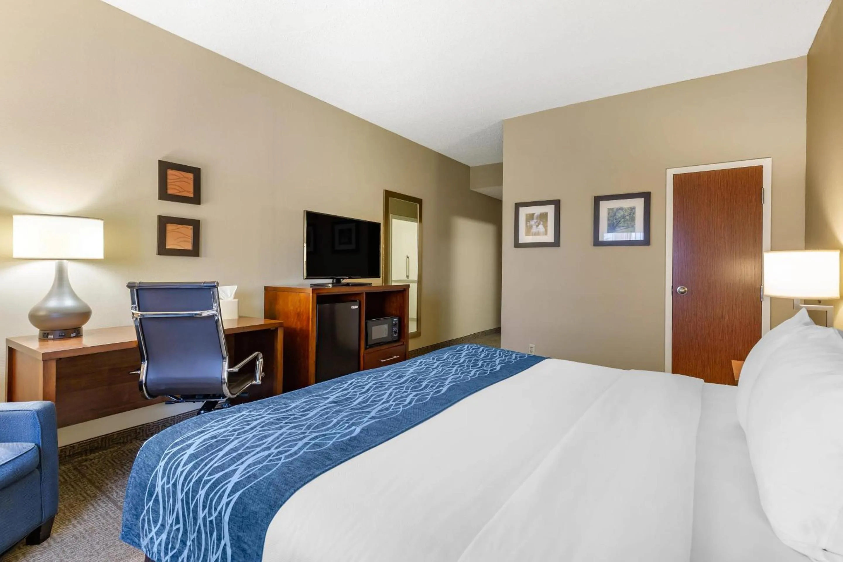 Bedroom, Bed in Comfort Inn Aikens Center
