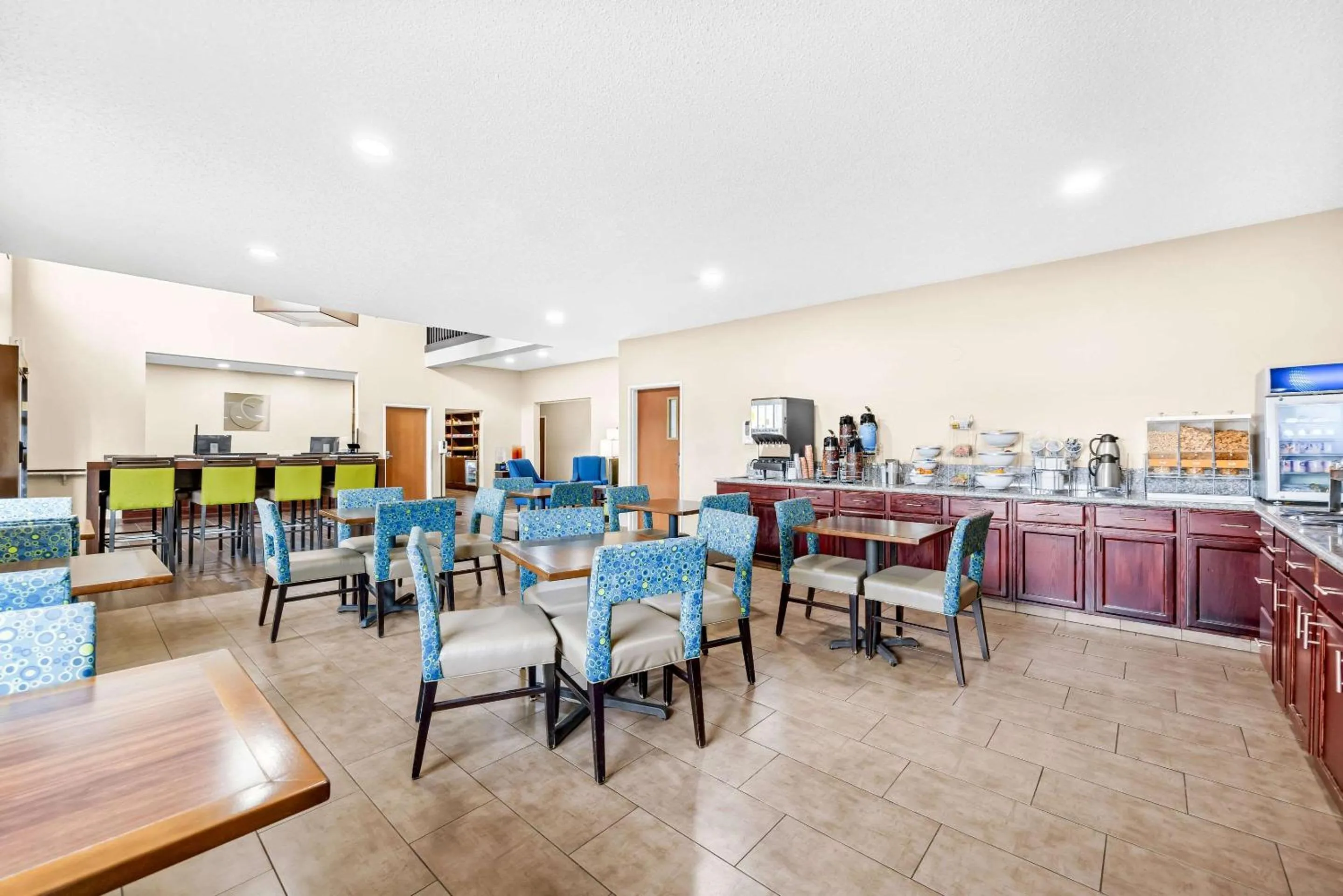 Breakfast in Comfort Inn & Suites Pueblo