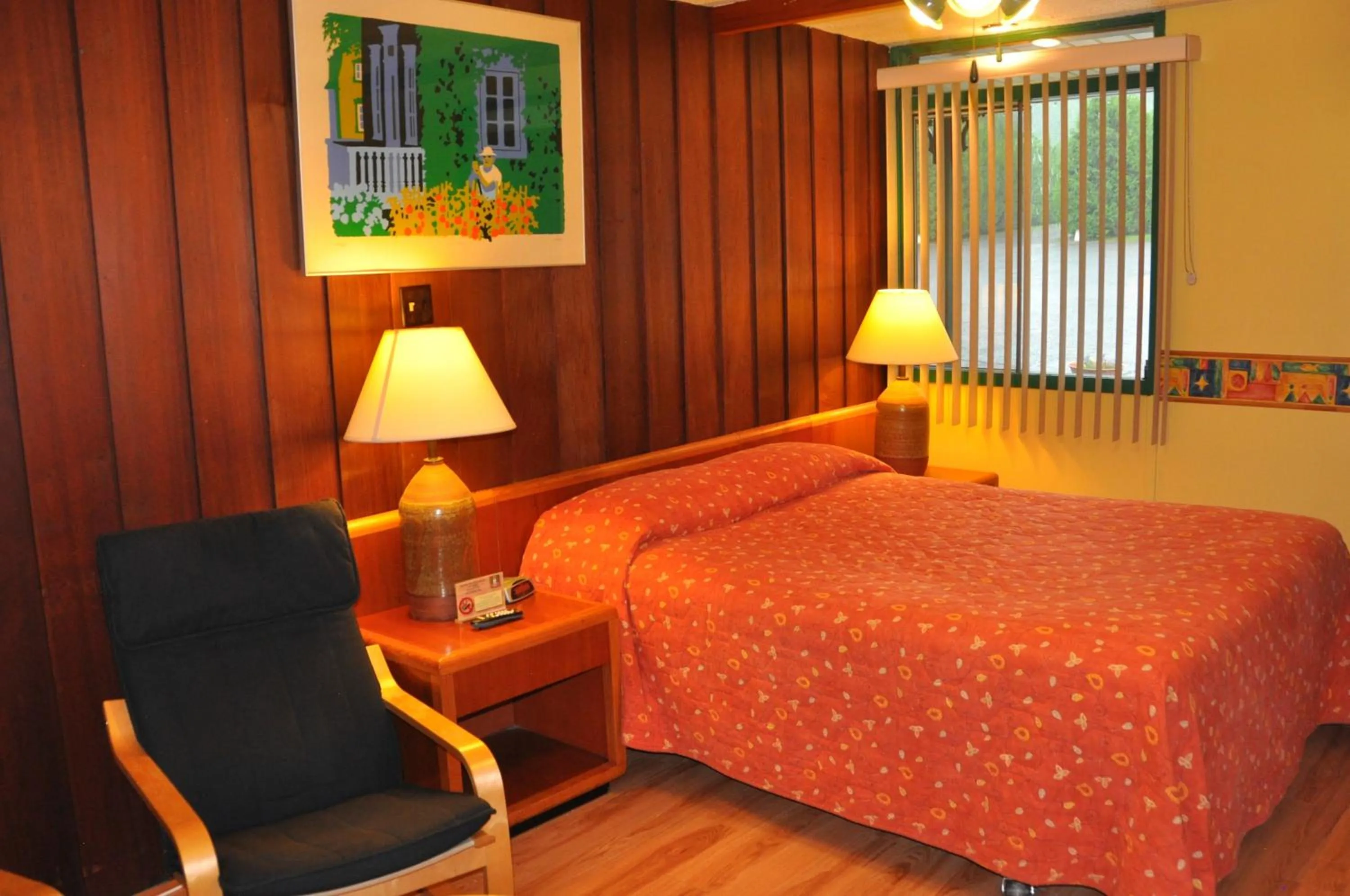 Bedroom, Bed in Le Boisé du Lac