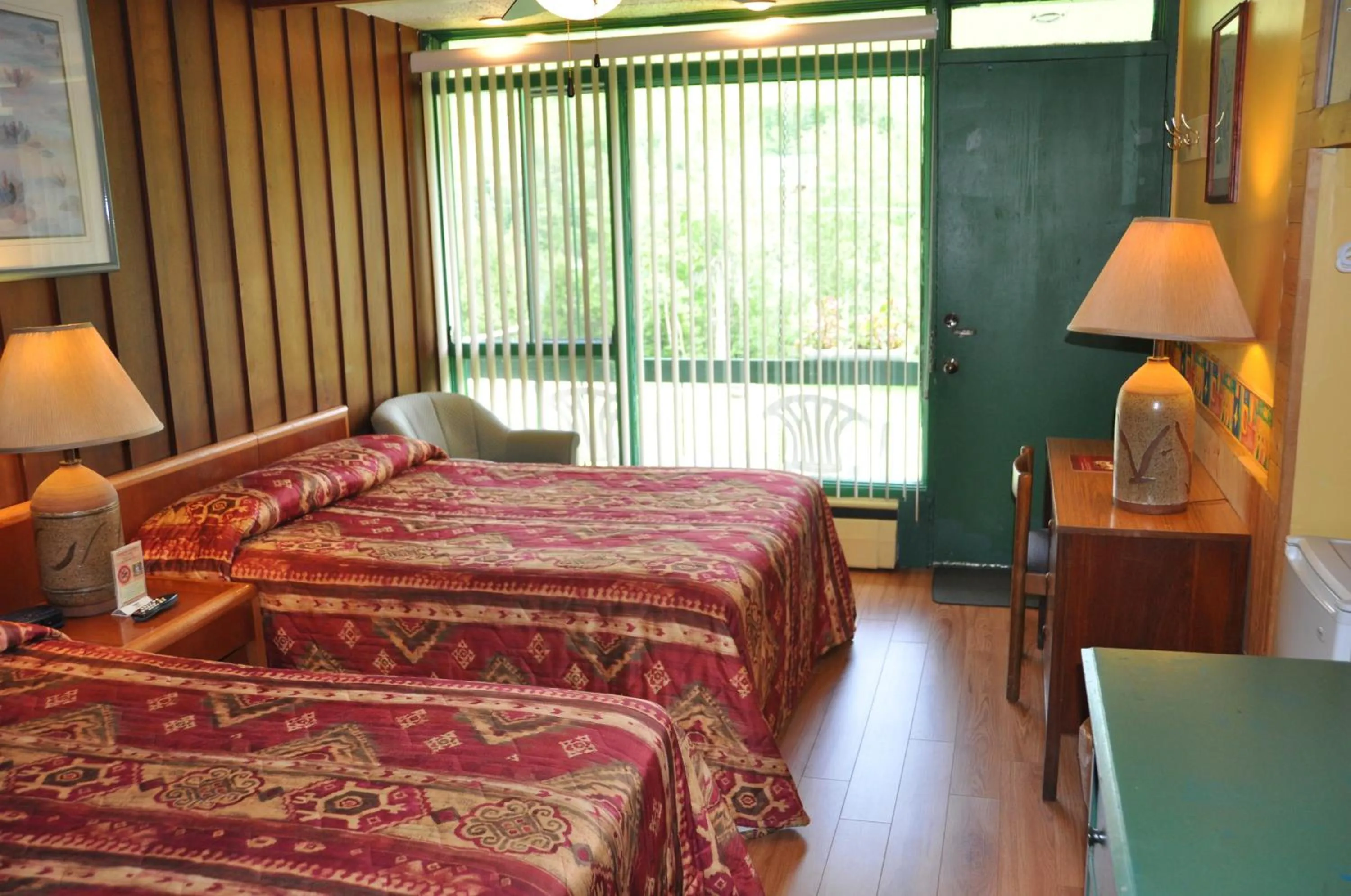 Bedroom, Bed in Le Boisé du Lac