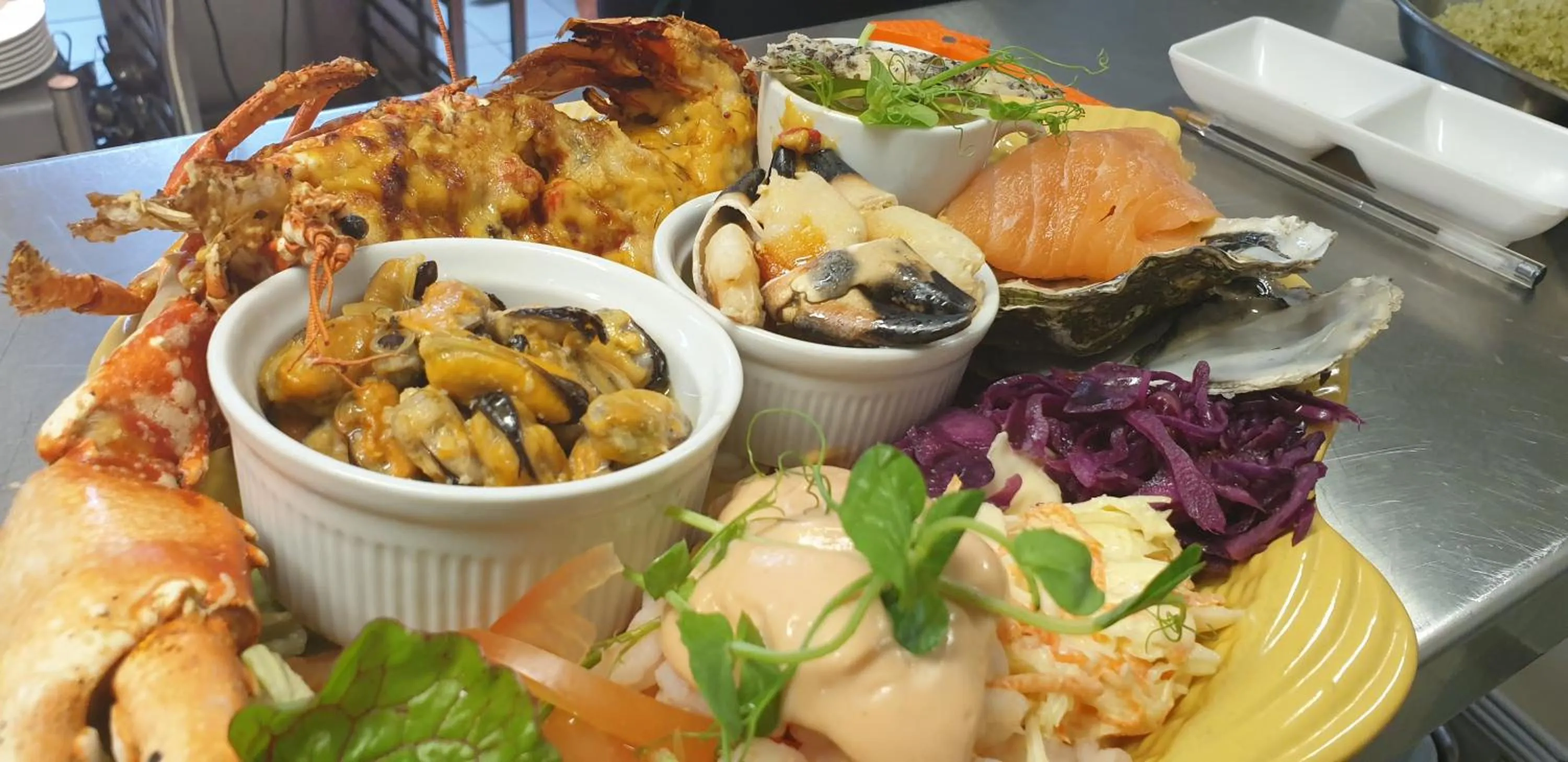 Restaurant/places to eat in Caisleain Oir Hotel