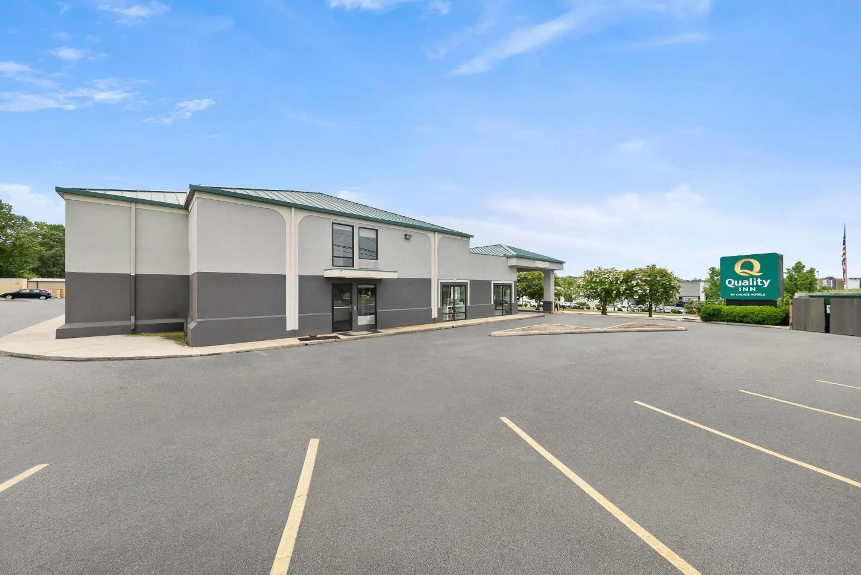 Property building in Quality Inn Auburn Campus Area I-85