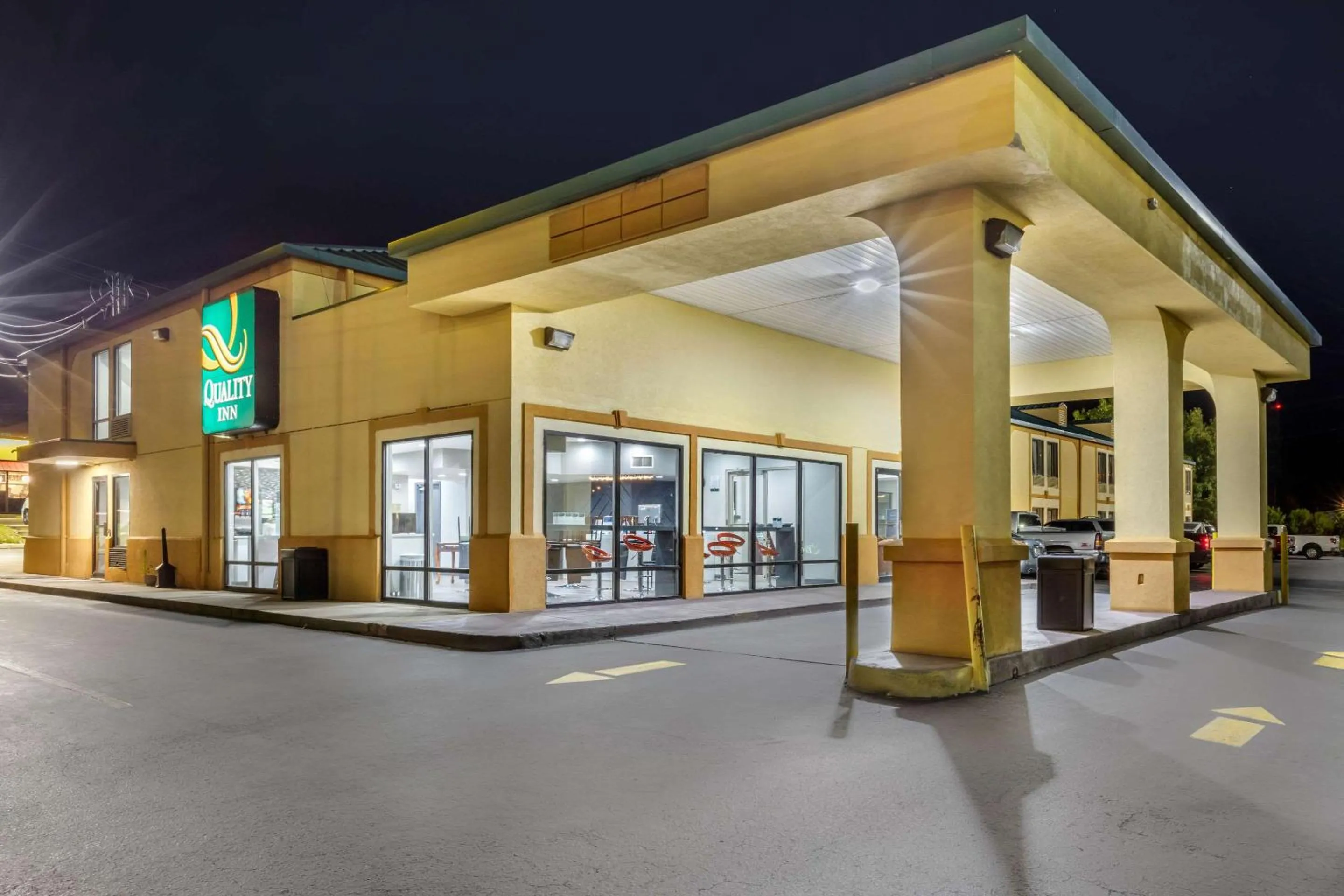 Property building in Quality Inn Auburn Campus Area I-85