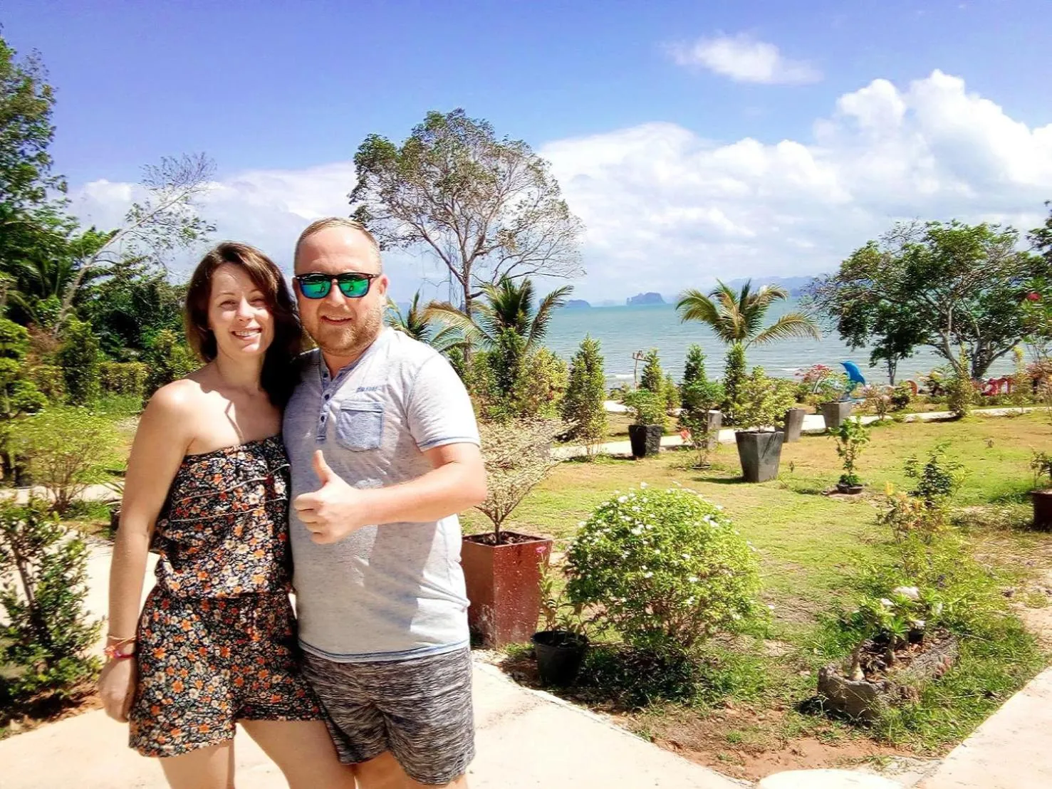 People in Sunrise Beach Kohyao Resort