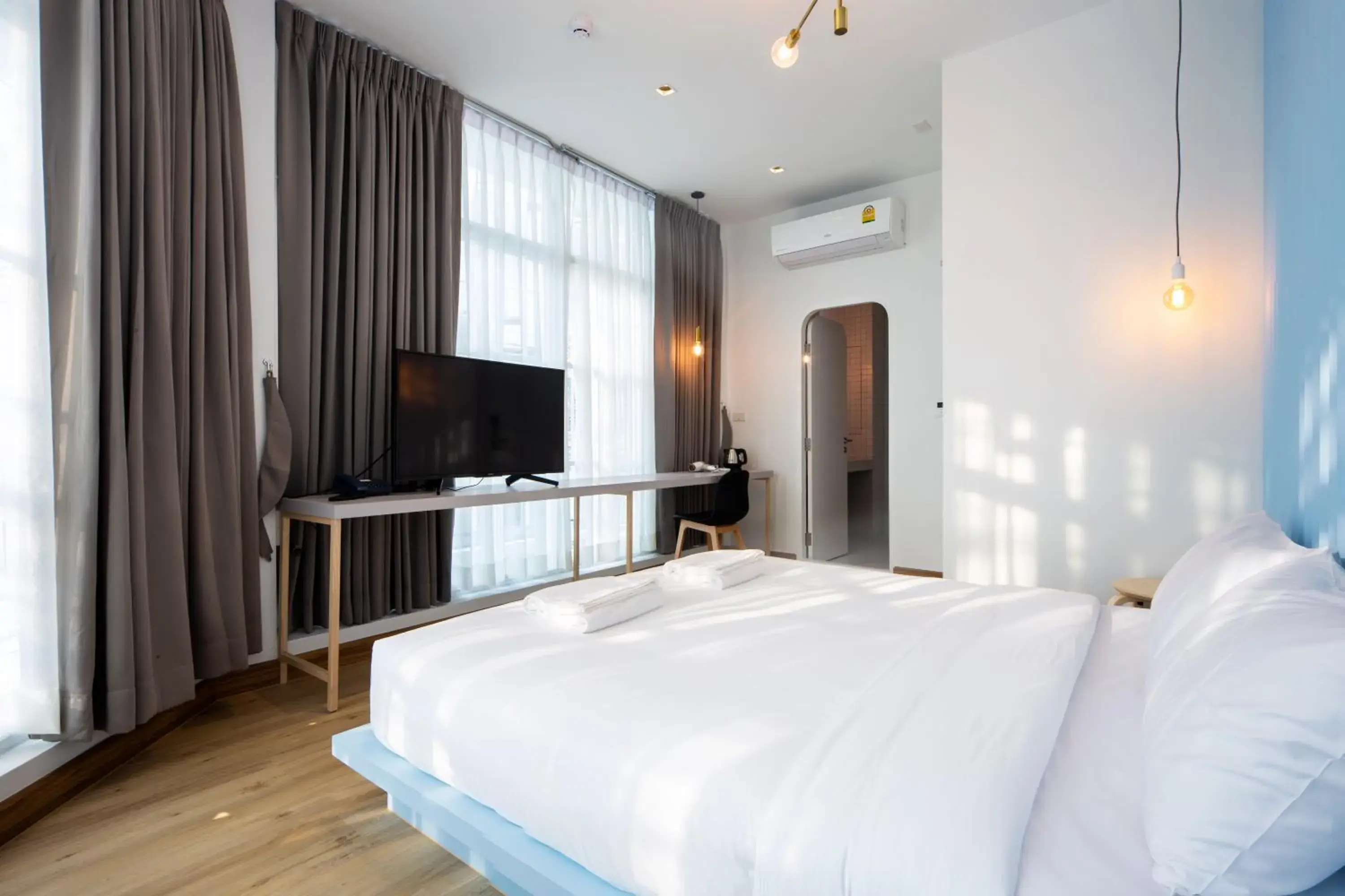 Deluxe Double Room with Private Bathroom in Boxpackers Hostel Phranakorn Deluxe Double Room with Private Bathroom in Boxpackers Hostel Phranakorn