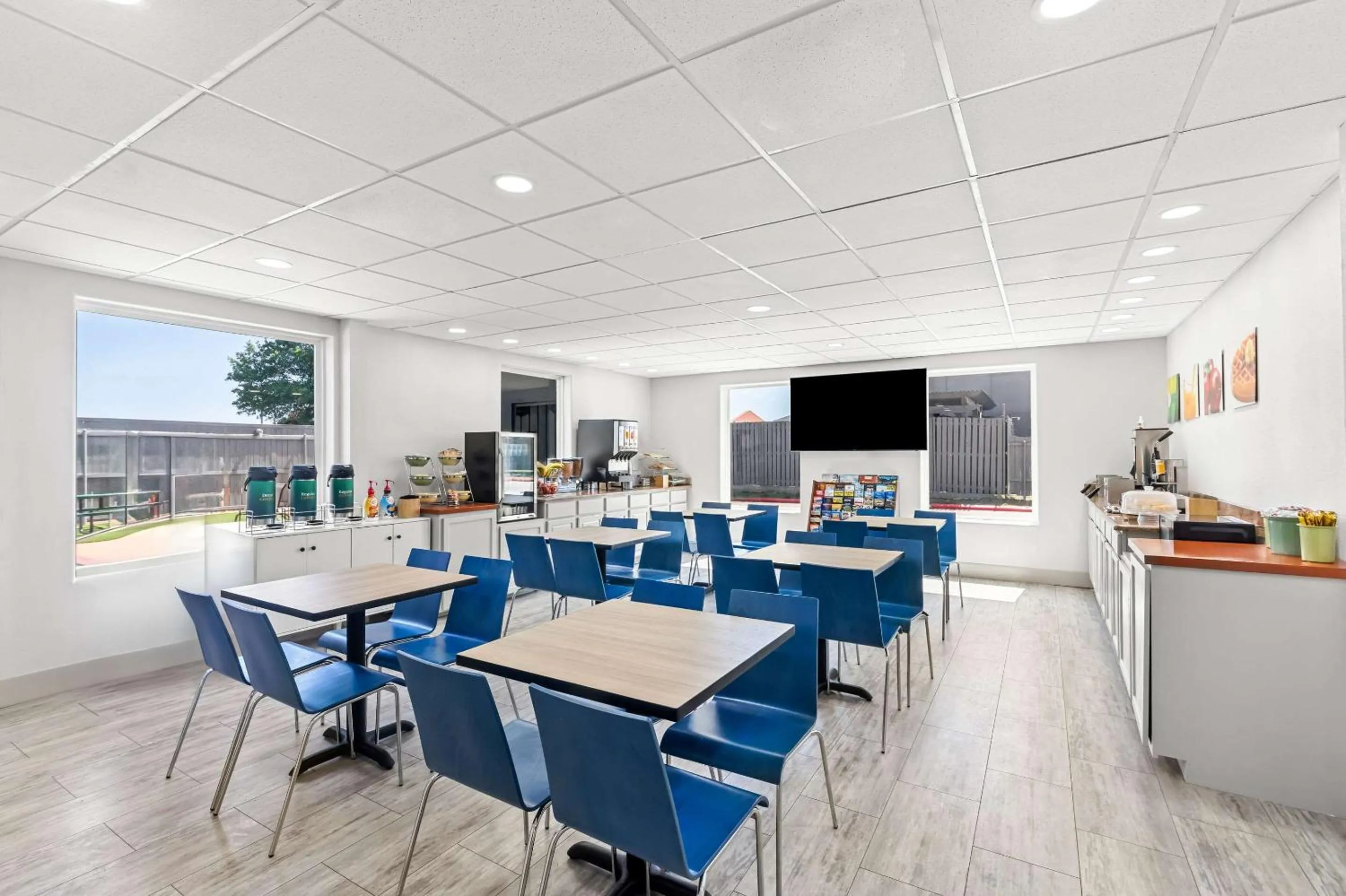 Breakfast in Quality Inn Bastrop