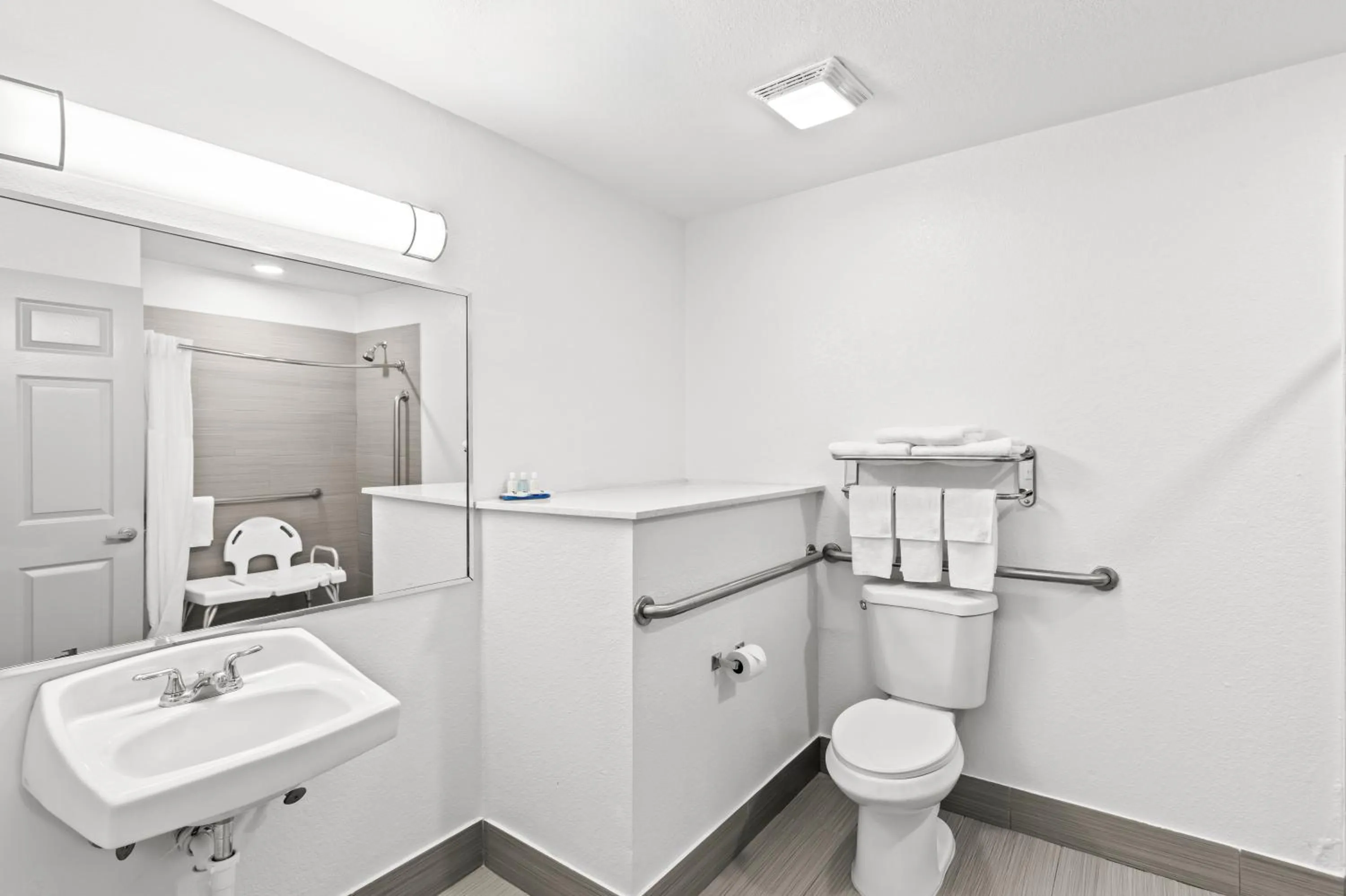 Bathroom in Quality Inn Bastrop