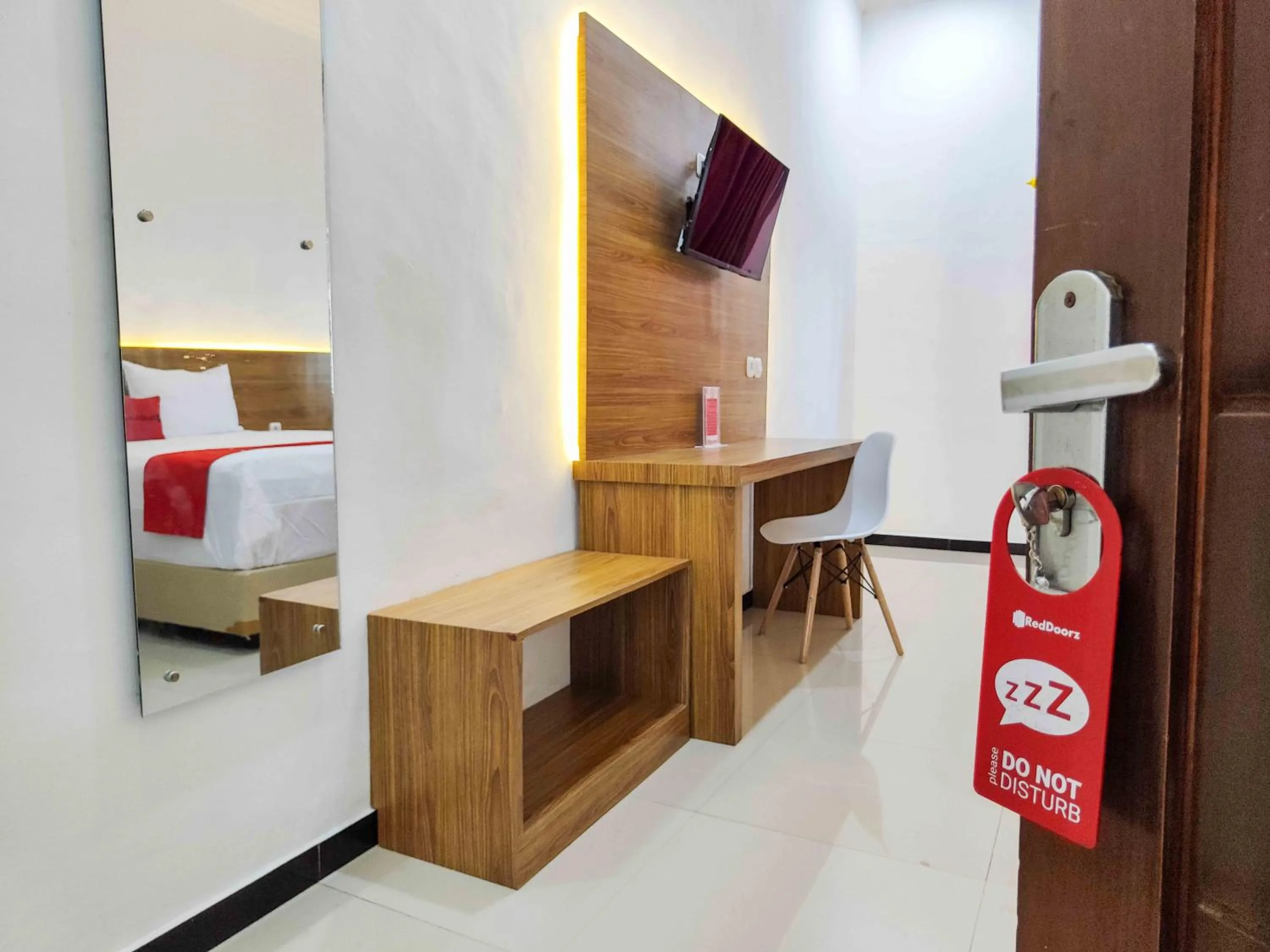 Bedroom, Bed in RedDoorz near Prambanan Temple