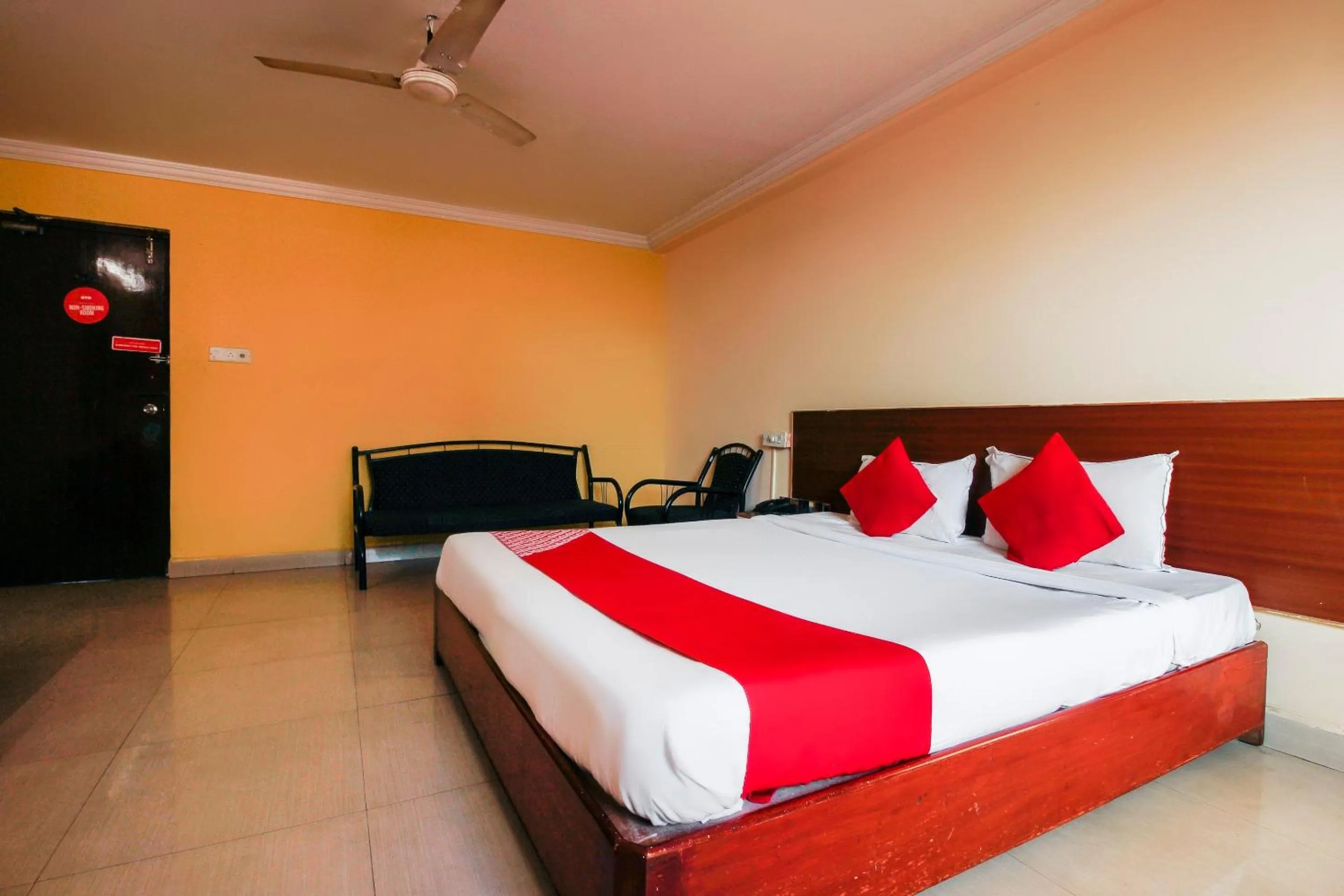 Bedroom, Bed in Hotel O Priya Residency