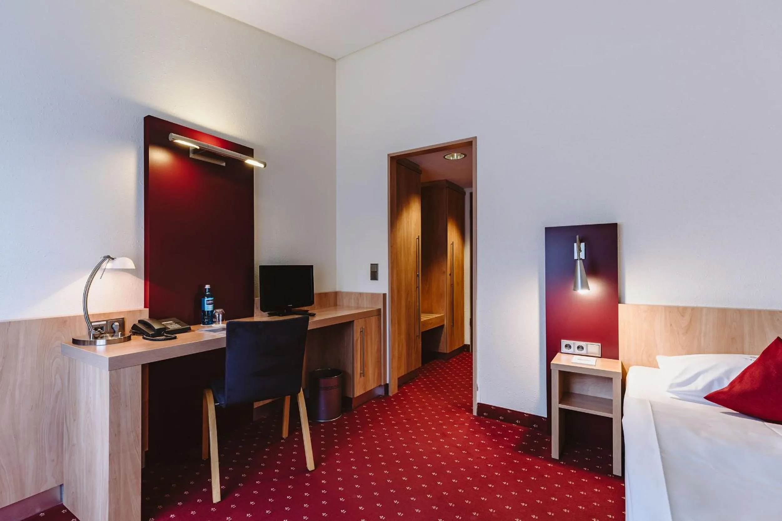 Bed in Hotel Gustav-Stresemann-Institut