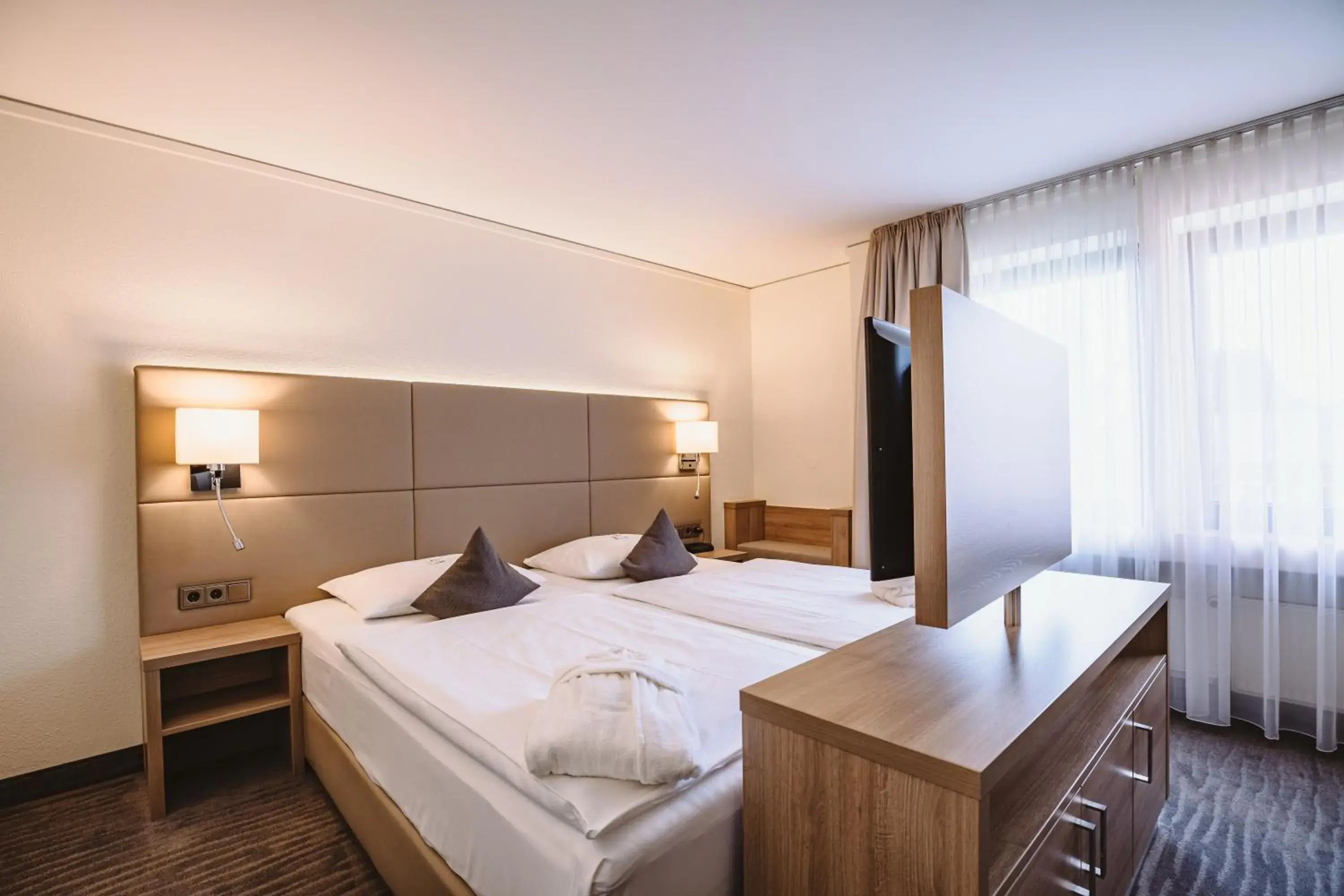 Double Room in Hotel Gustav-Stresemann-Institut Double Room in Hotel Gustav-Stresemann-Institut