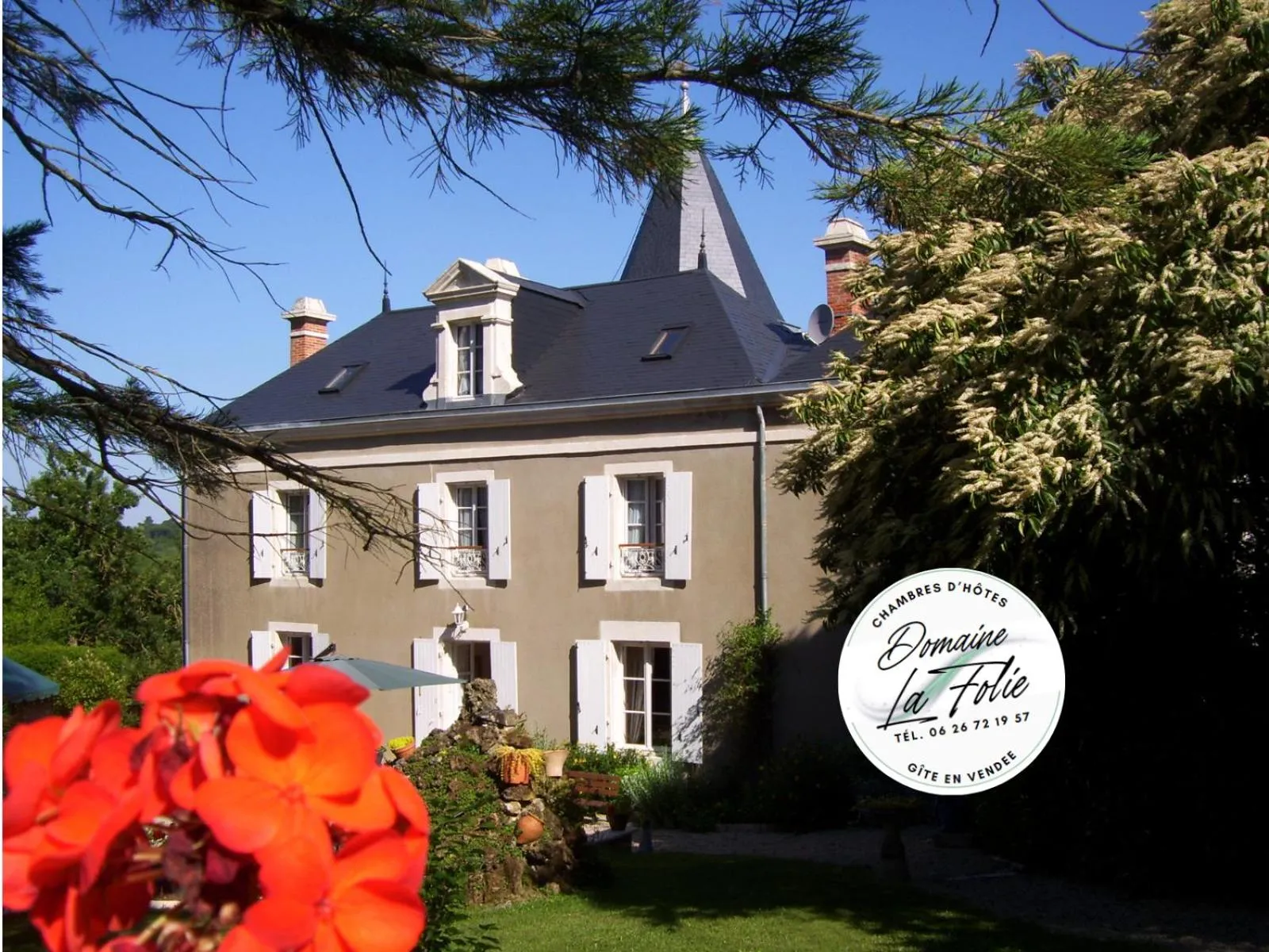 Property building in Logis La Folie