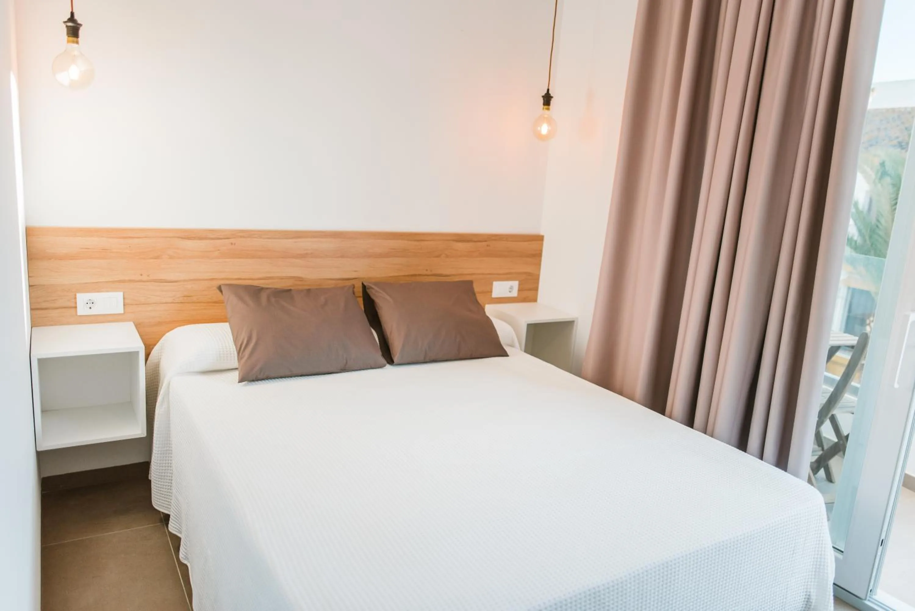 Balcony/Terrace, Bed in Apartamentos ZHR