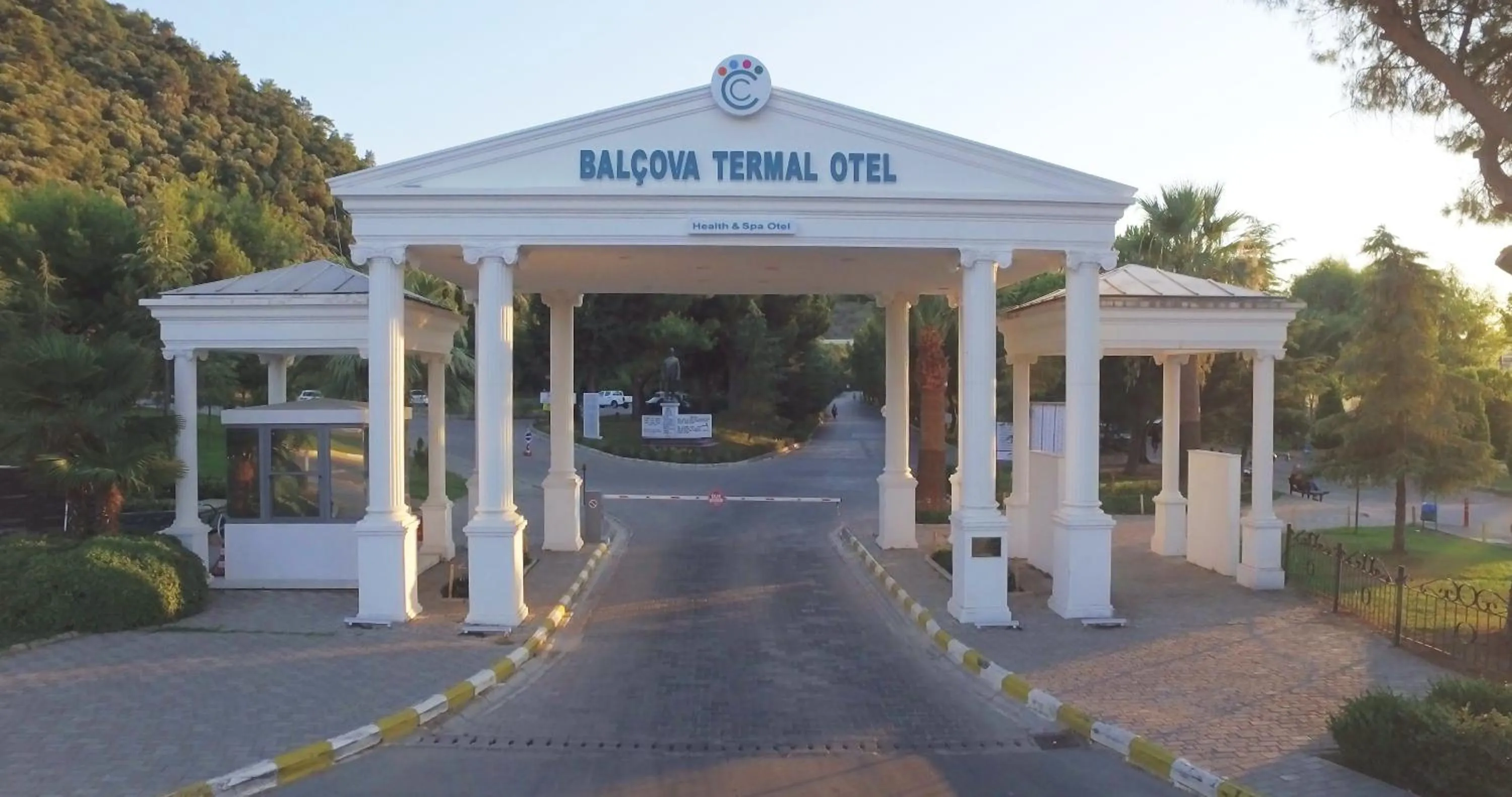 Facade/entrance in Balcova Termal Hotel