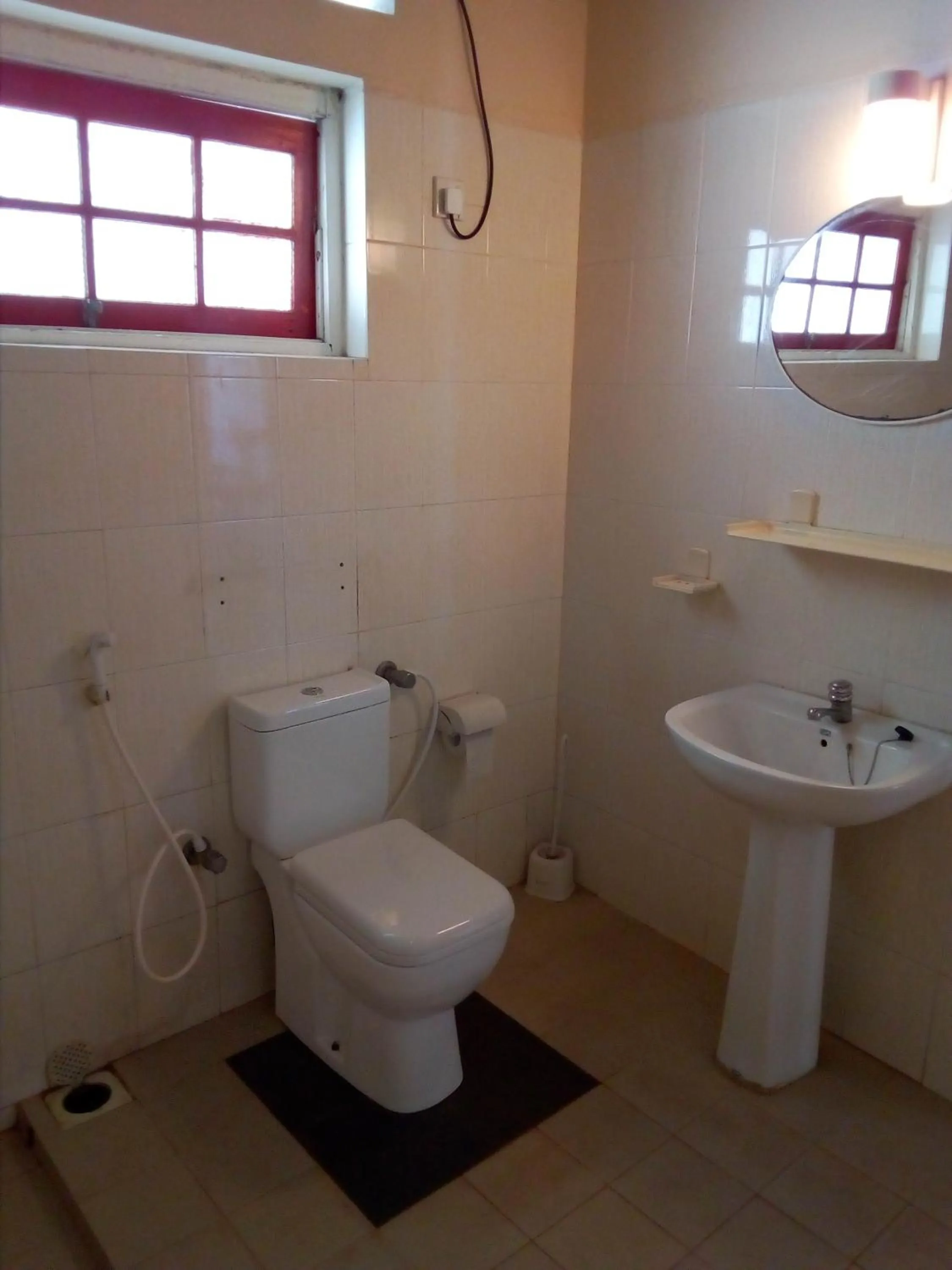 Bathroom in New SeaSide Inn Hikkaduwa