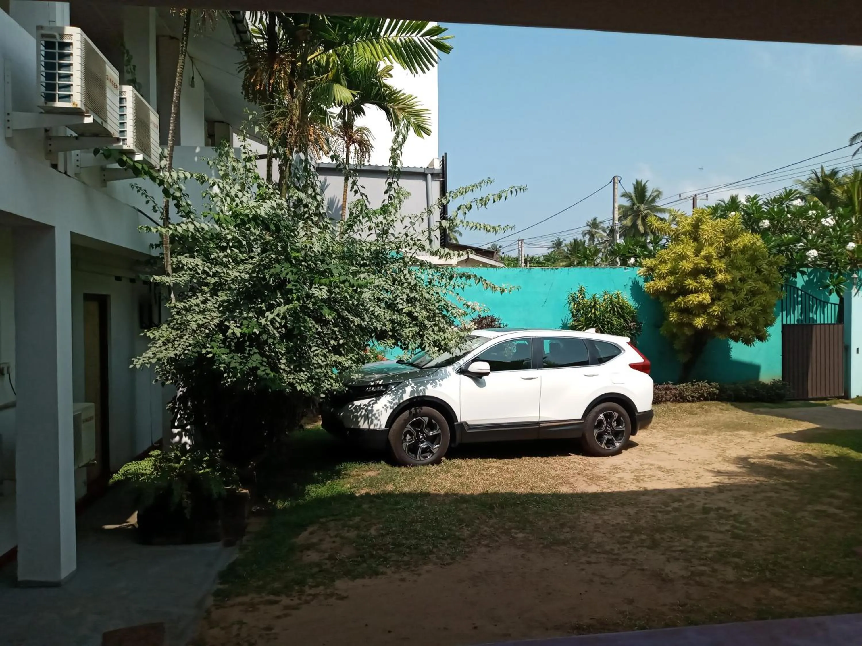 Parking in New SeaSide Inn Hikkaduwa