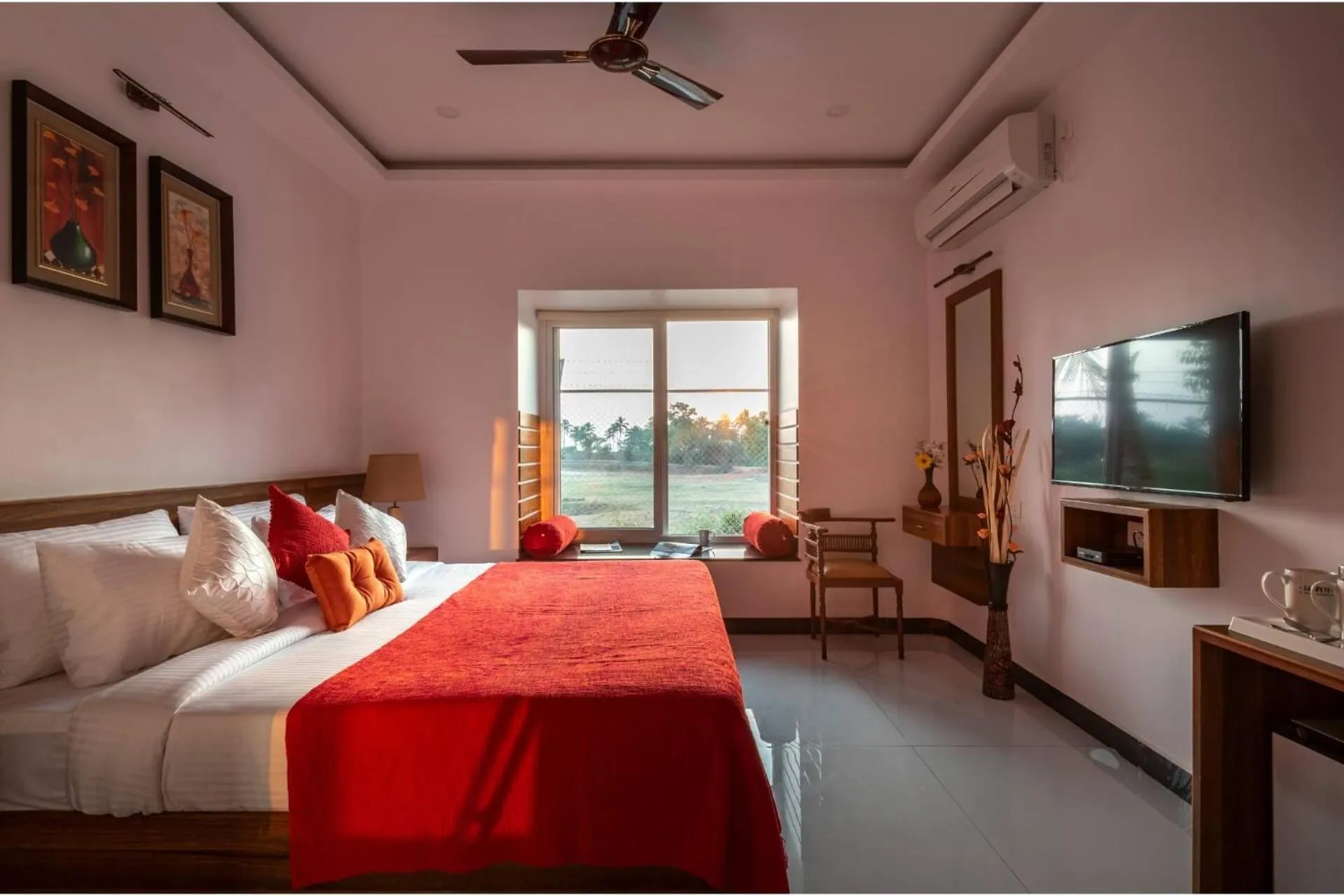 Photo of the whole room, Bed in Salcete Beach Resort