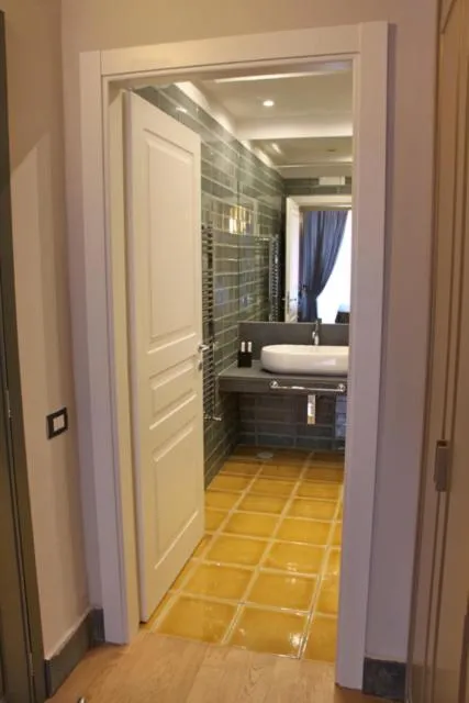 Bathroom in Hotel Villa La Colombaia