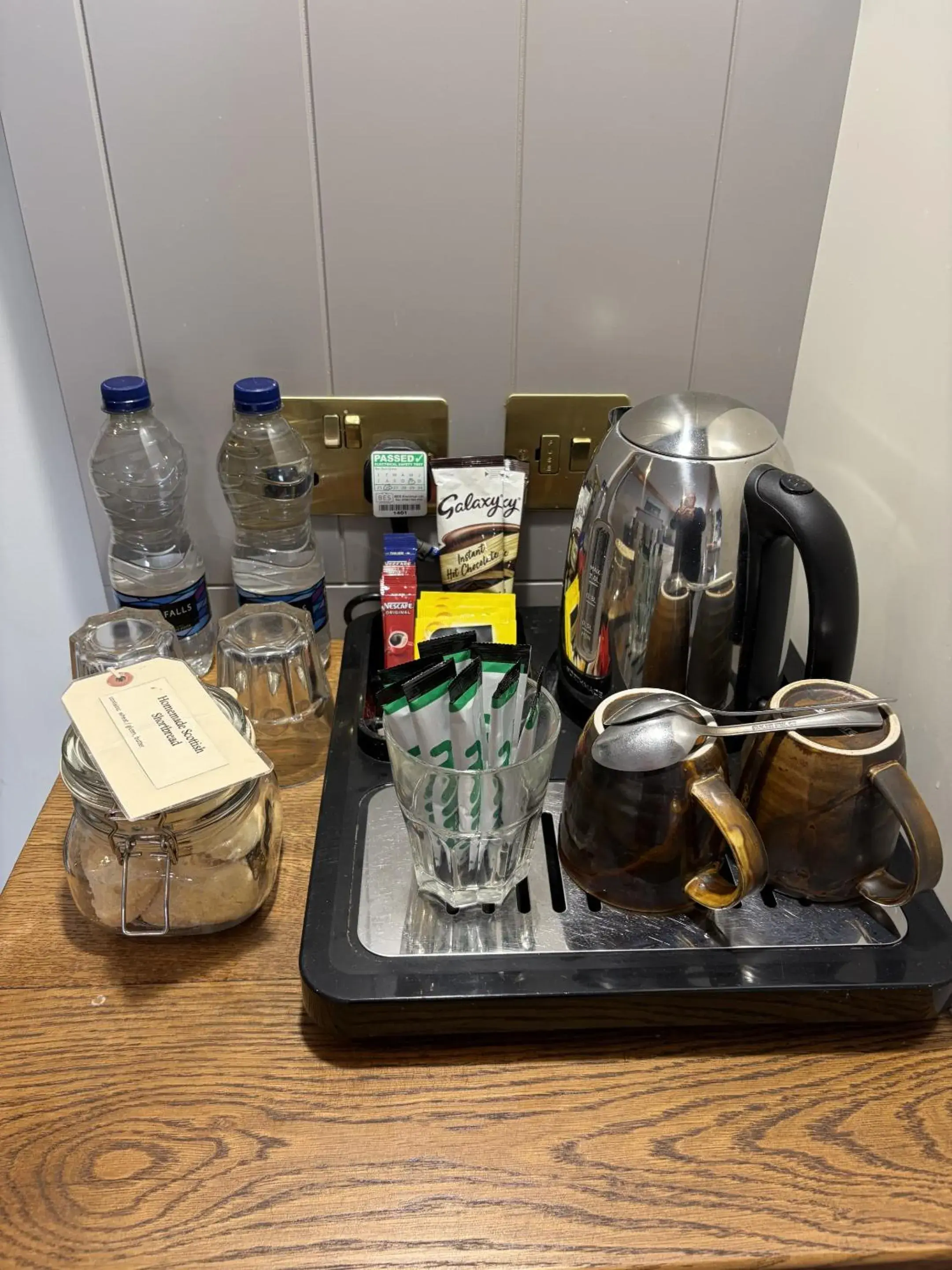 Superior Twin Room in The Walhampton Arms Superior Twin Room in The Walhampton Arms