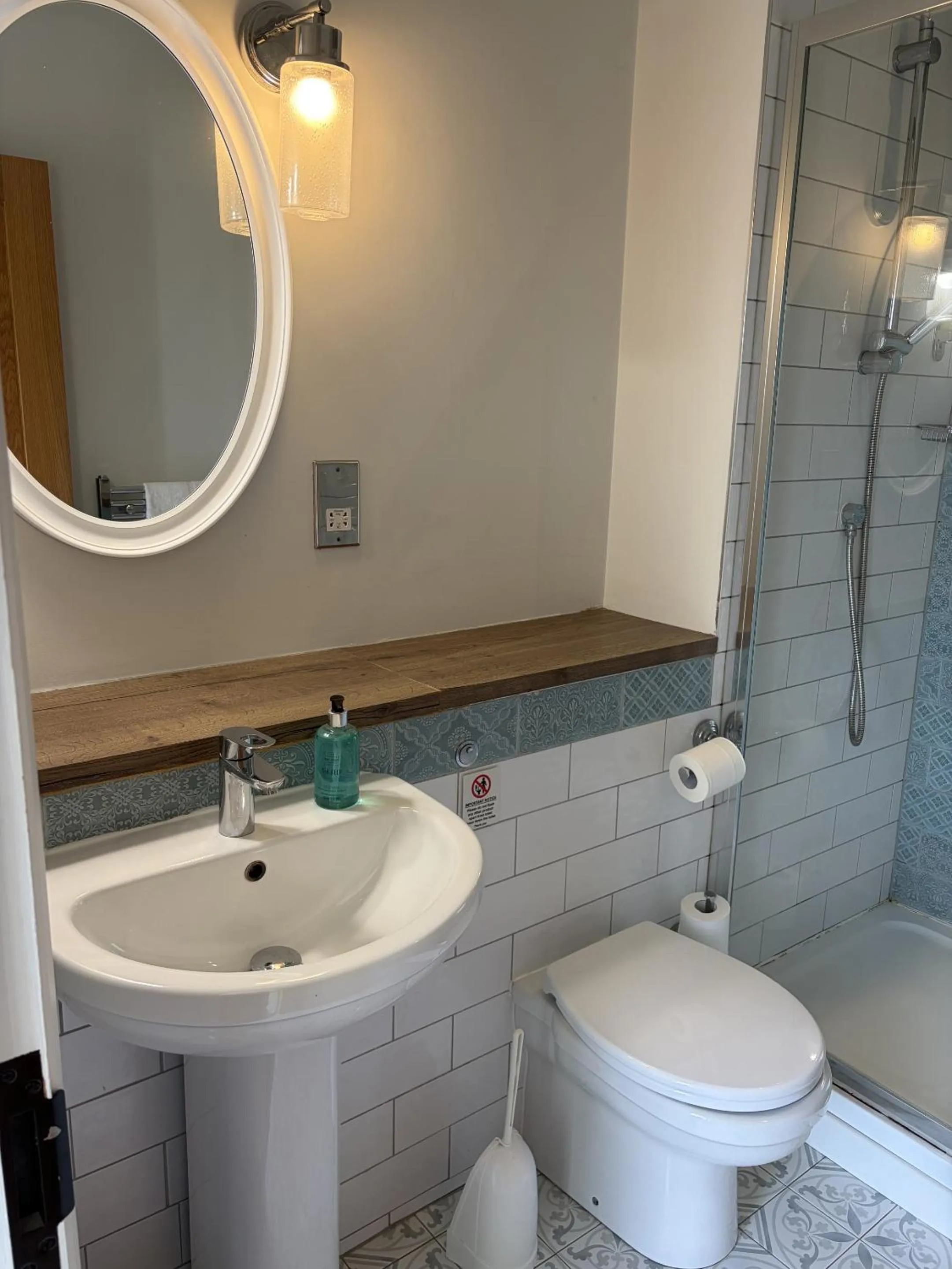 Bathroom in The Walhampton Arms