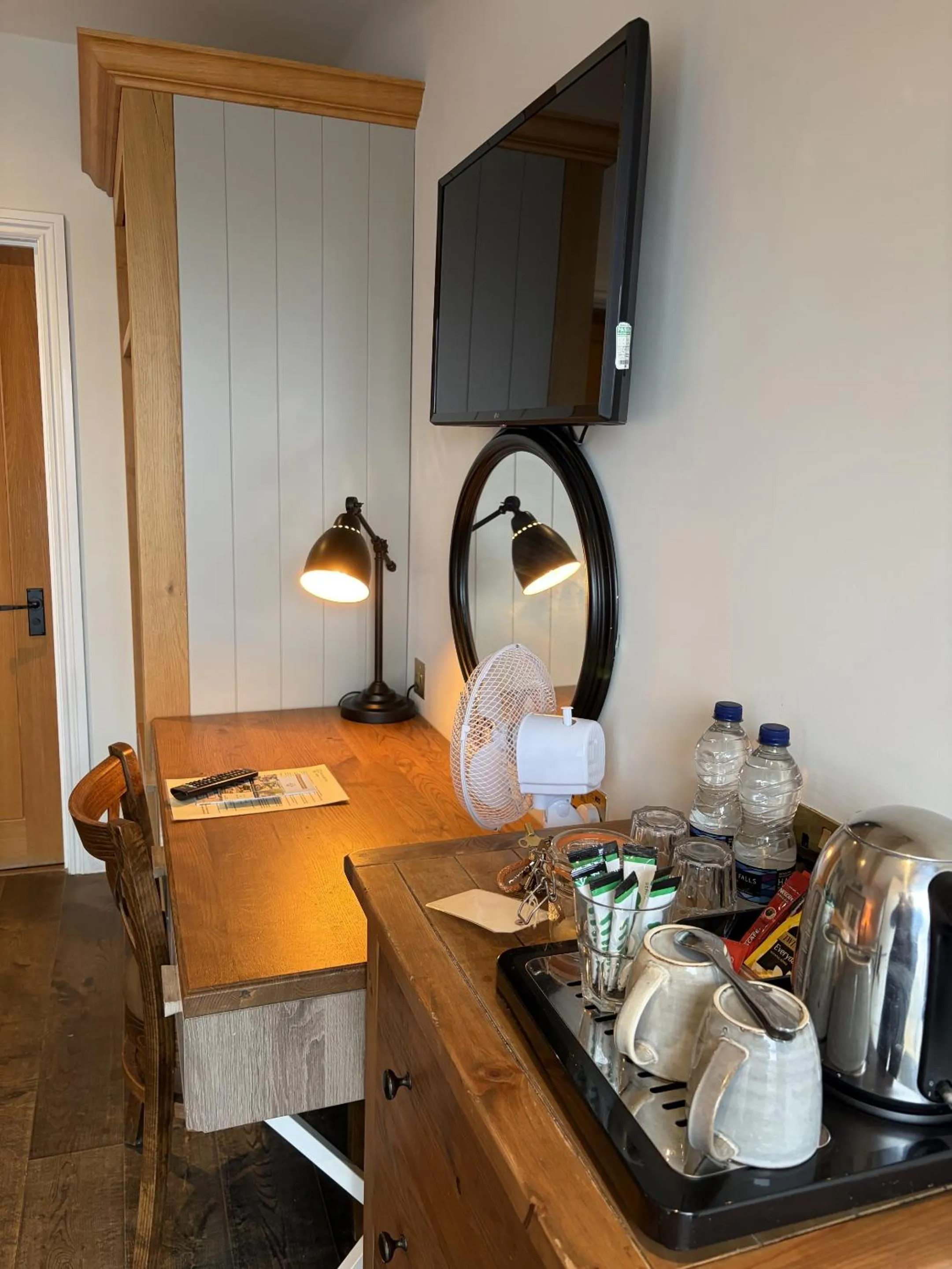 Bedroom in The Walhampton Arms