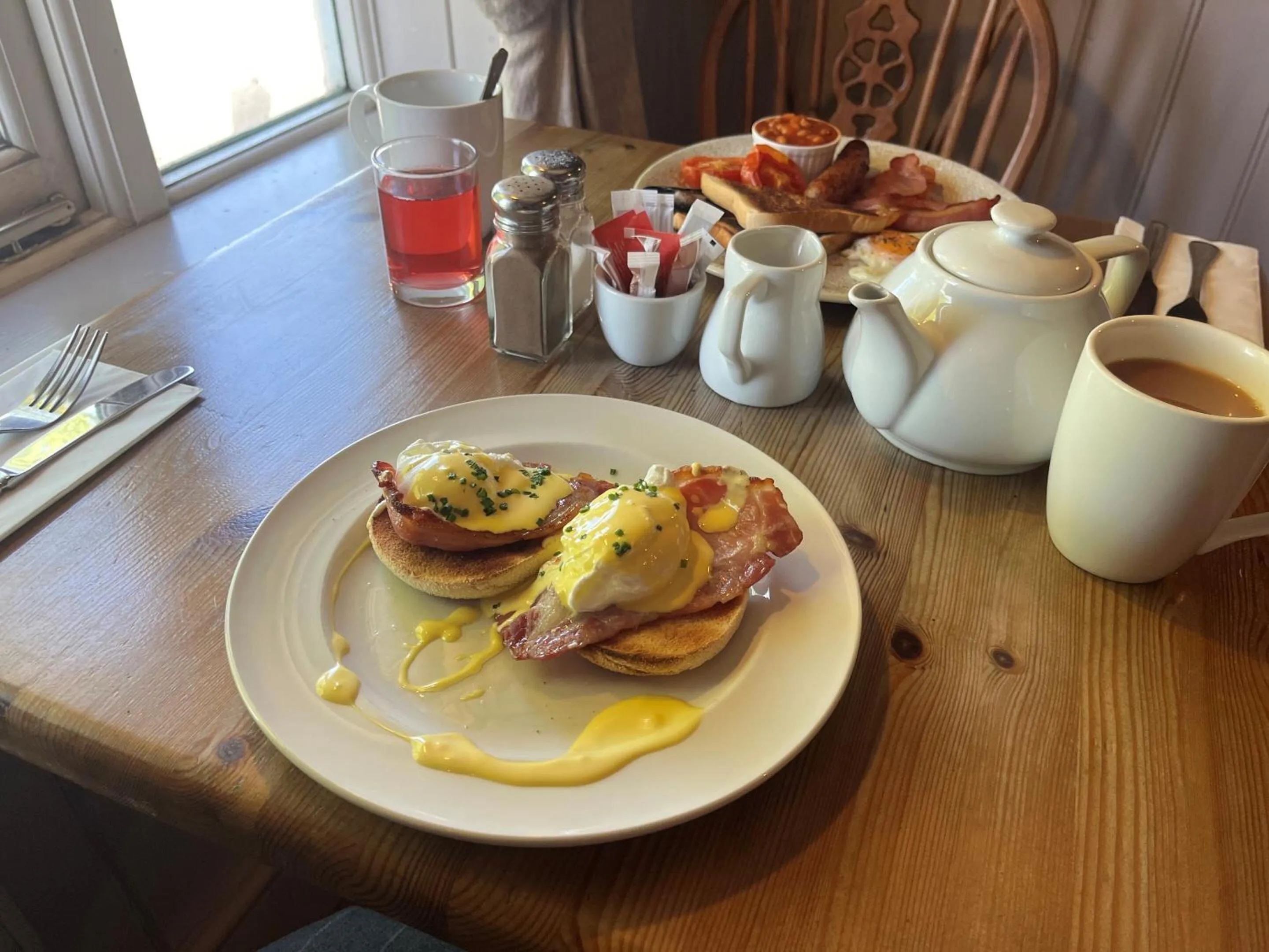 Breakfast in The Walhampton Arms