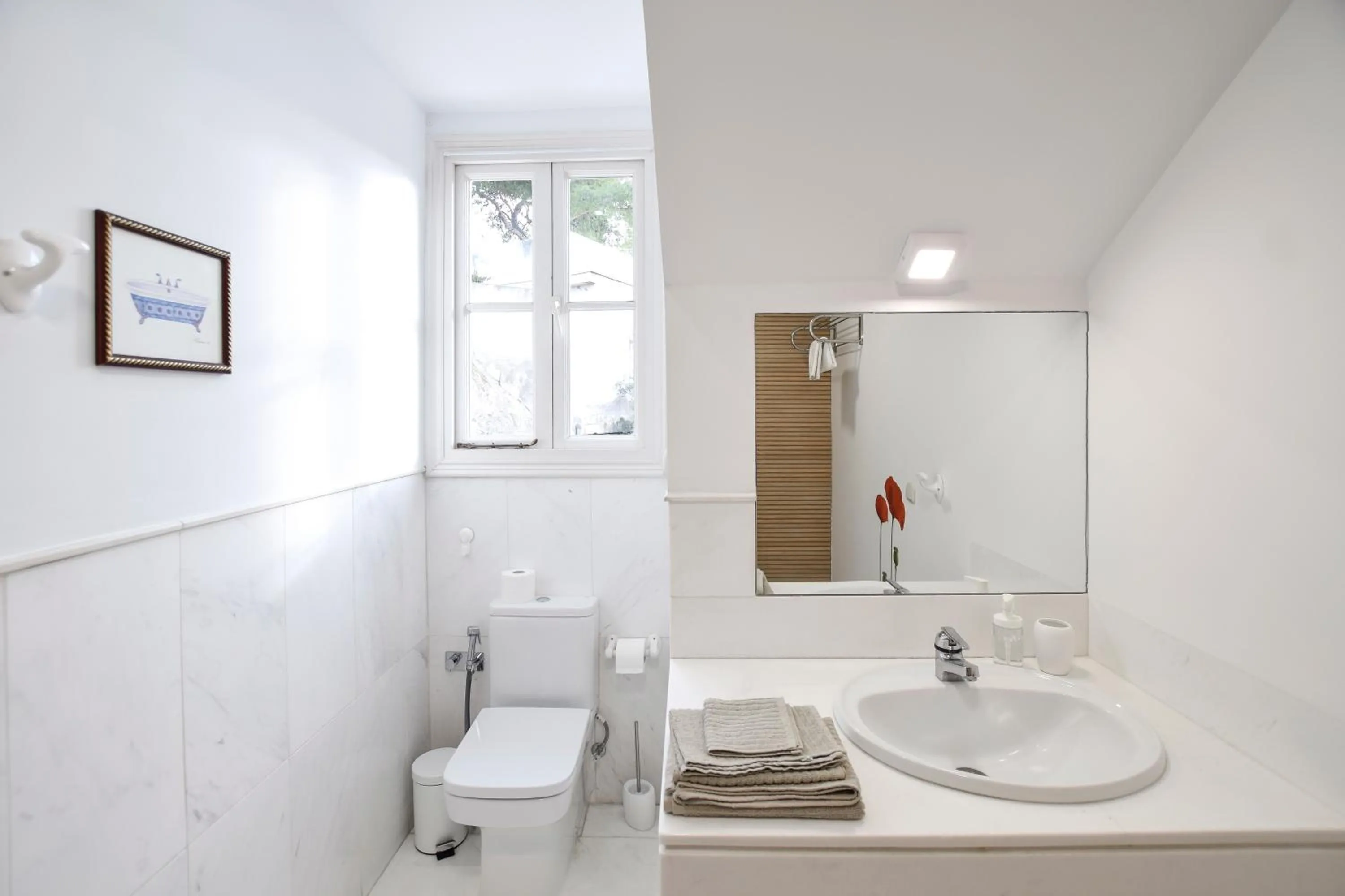 Bathroom in Villa Antumalal B&B