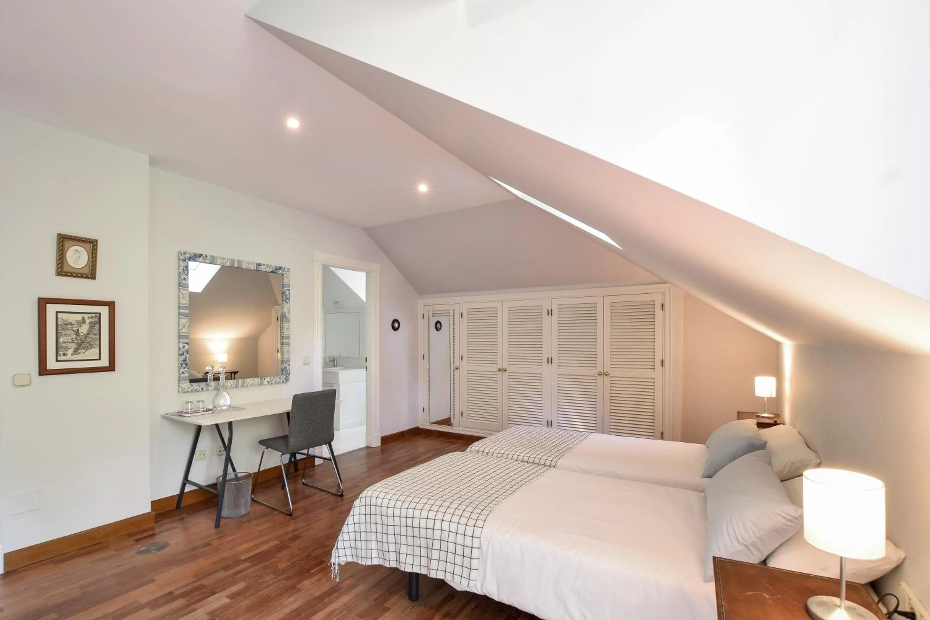 Photo of the whole room in Villa Antumalal B&B