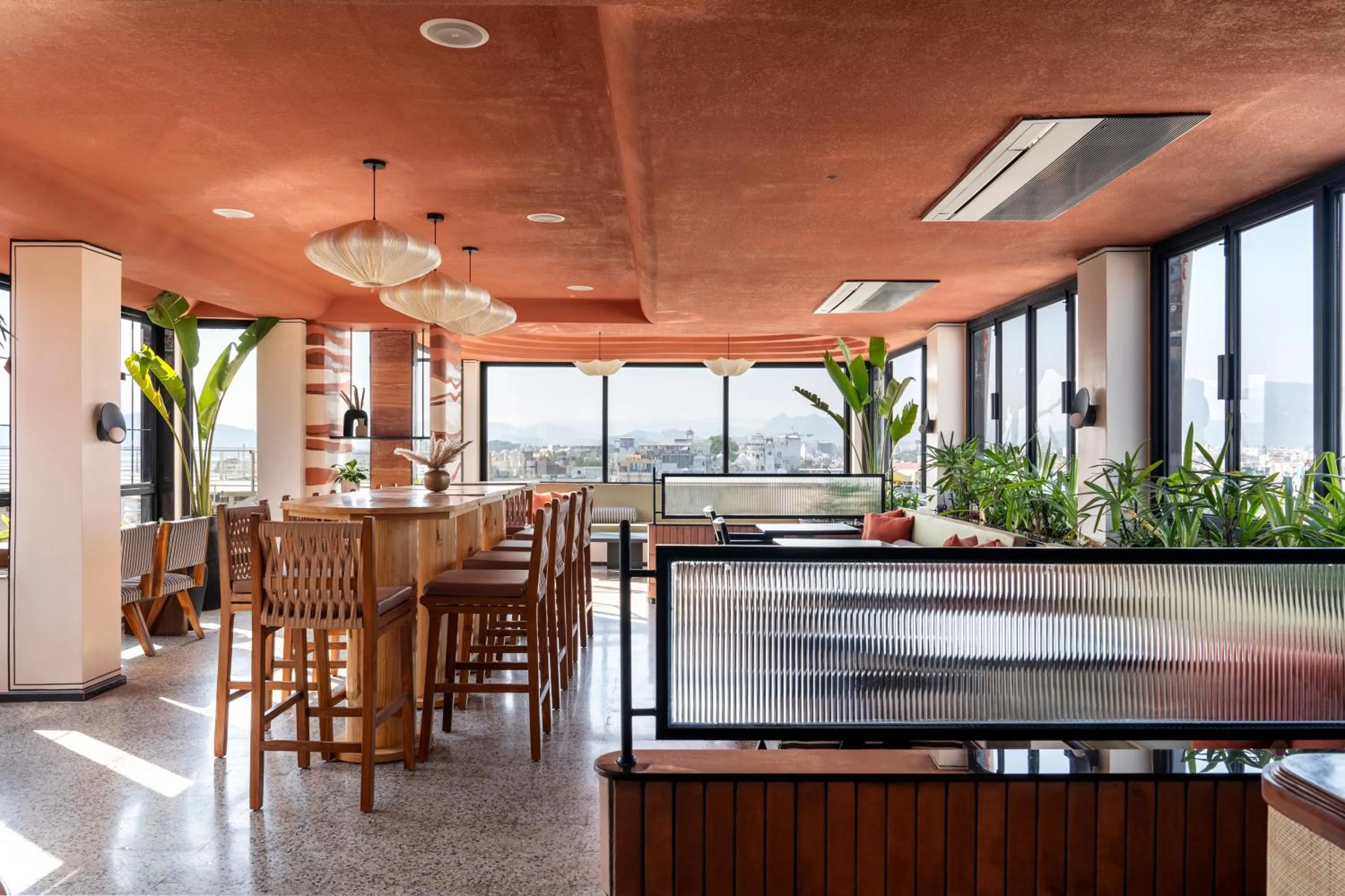 Restaurant/places to eat in The Red Pier - My Downtown Hotels