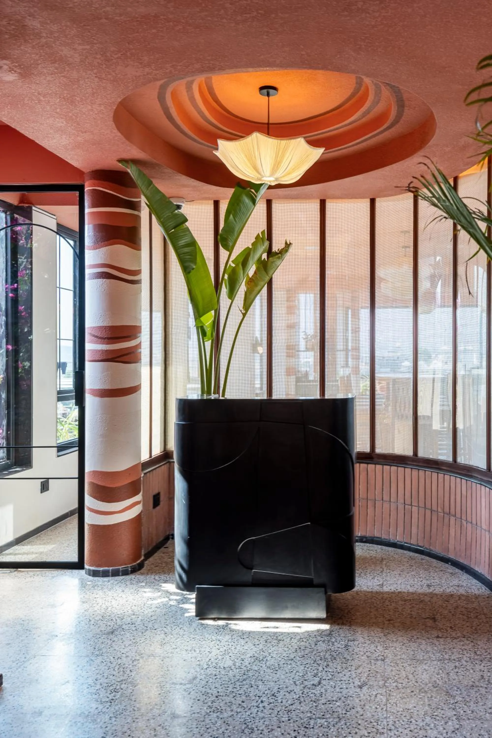 Restaurant/places to eat in The Red Pier - My Downtown Hotels