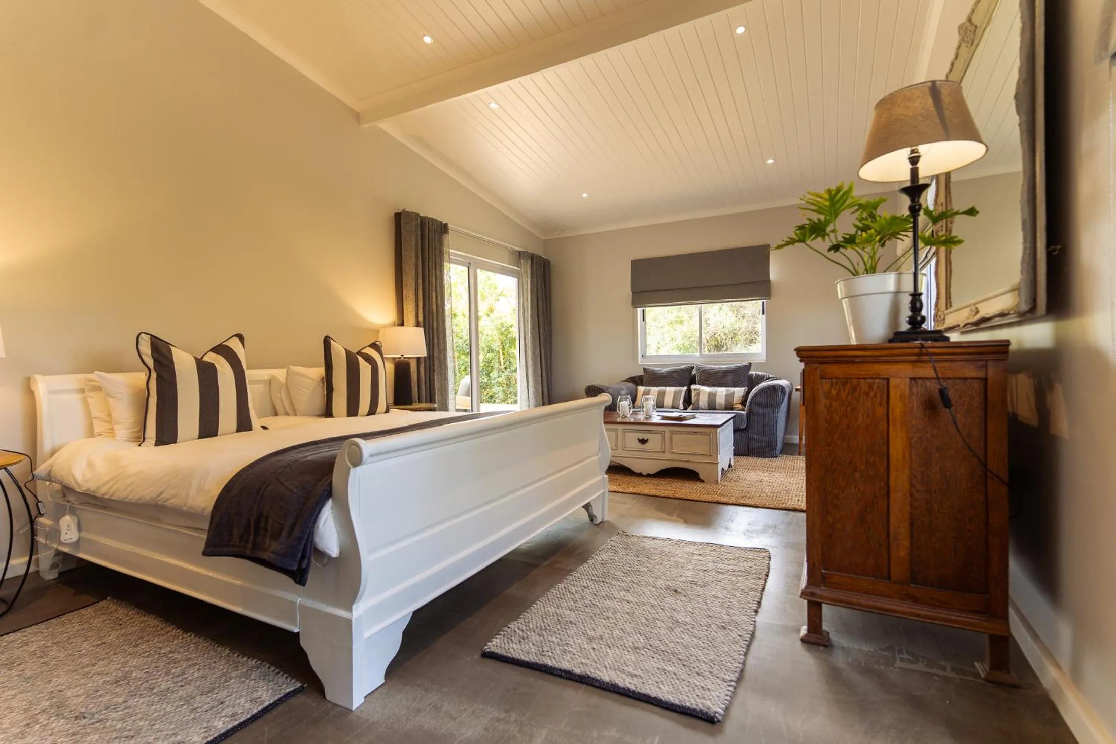 Bedroom, Bed in Oakhurst Farm Cottages