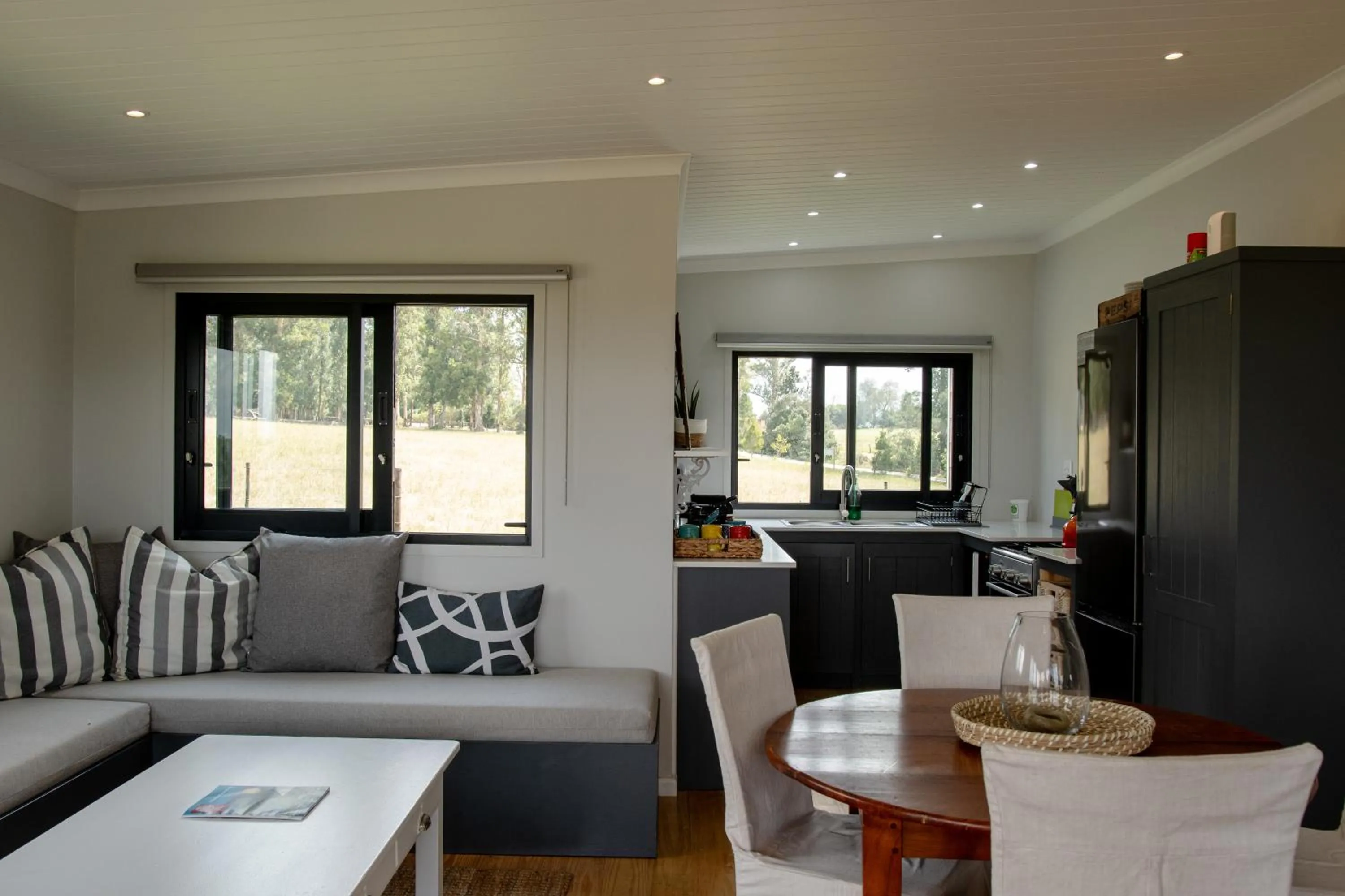 Kitchen or kitchenette in Oakhurst Farm Cottages