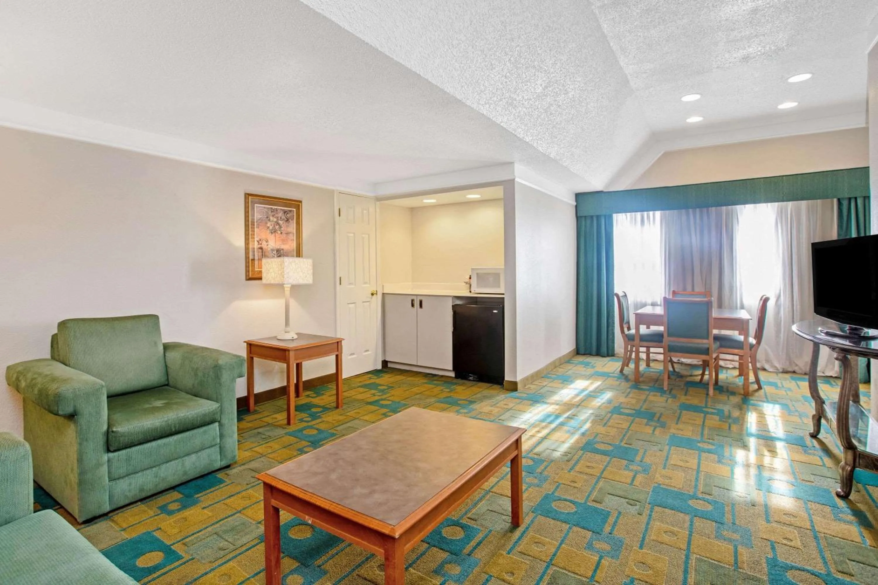 Photo of the whole room in La Quinta Inn by Wyndham El Paso Cielo Vista