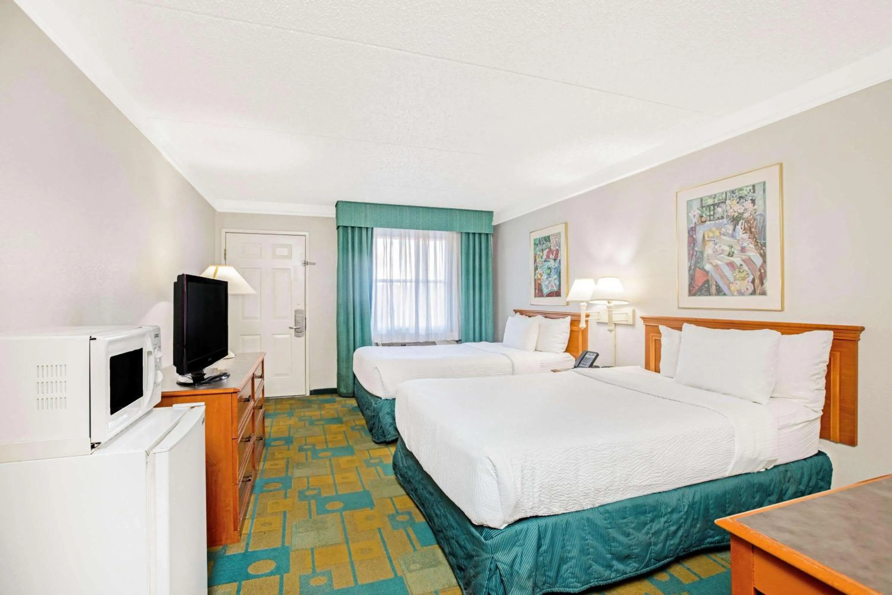 Photo of the whole room in La Quinta Inn by Wyndham El Paso Cielo Vista