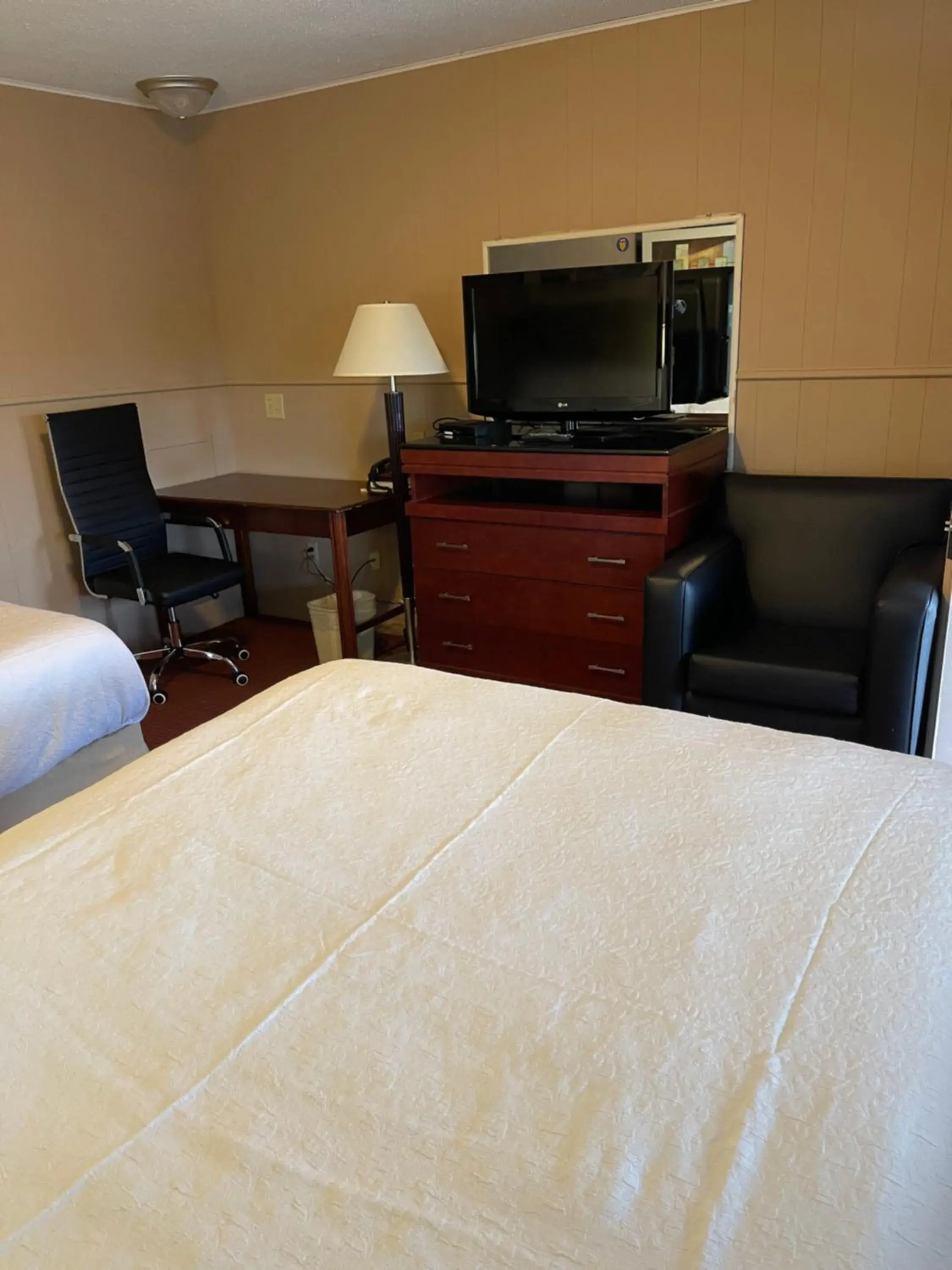 Two Double Beds Smoking - single occupancy in Travel Inn Two Double Beds Smoking - single occupancy in Travel Inn