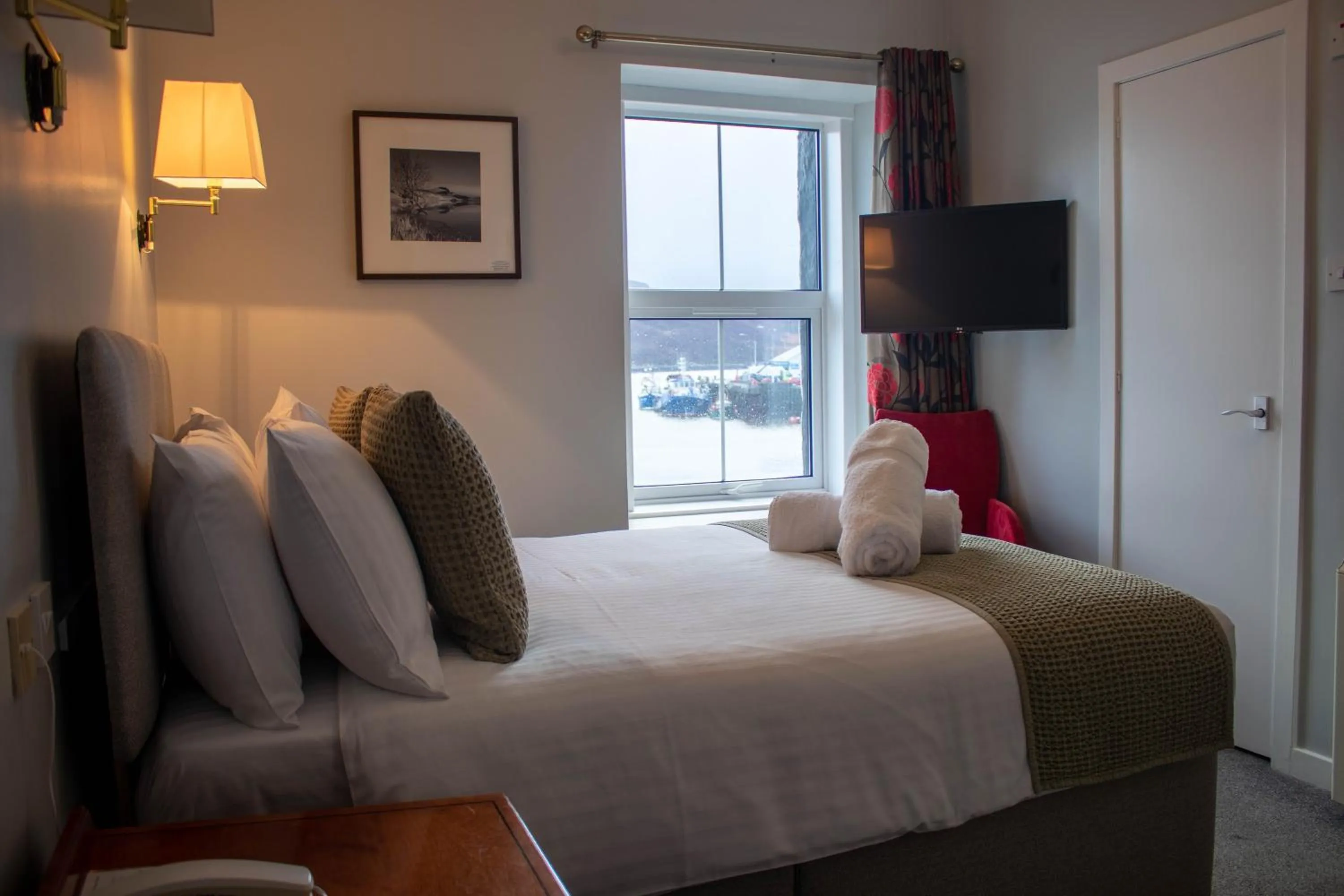 Bed in The Rosedale Hotel & Restaurant