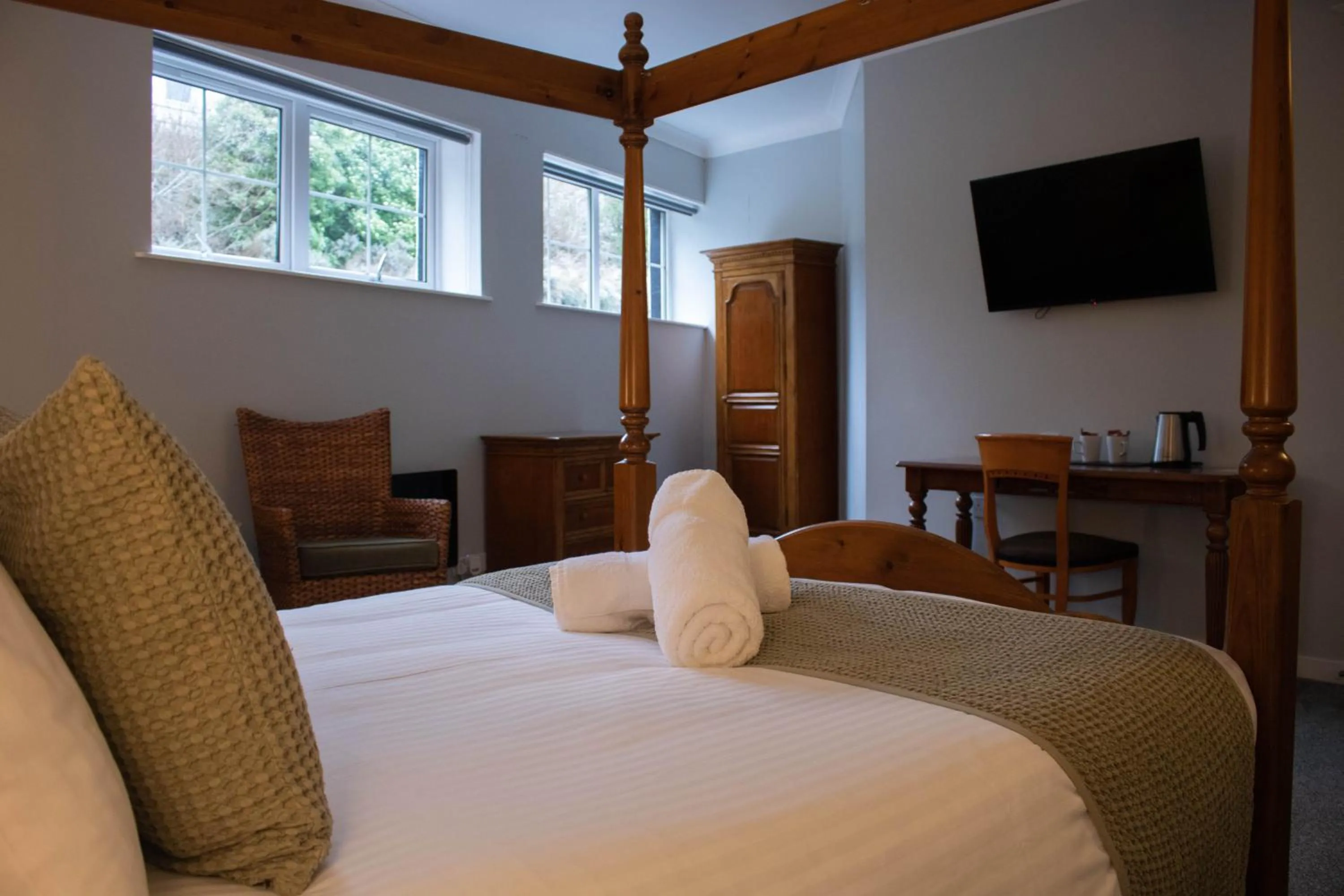 Bed in The Rosedale Hotel & Restaurant