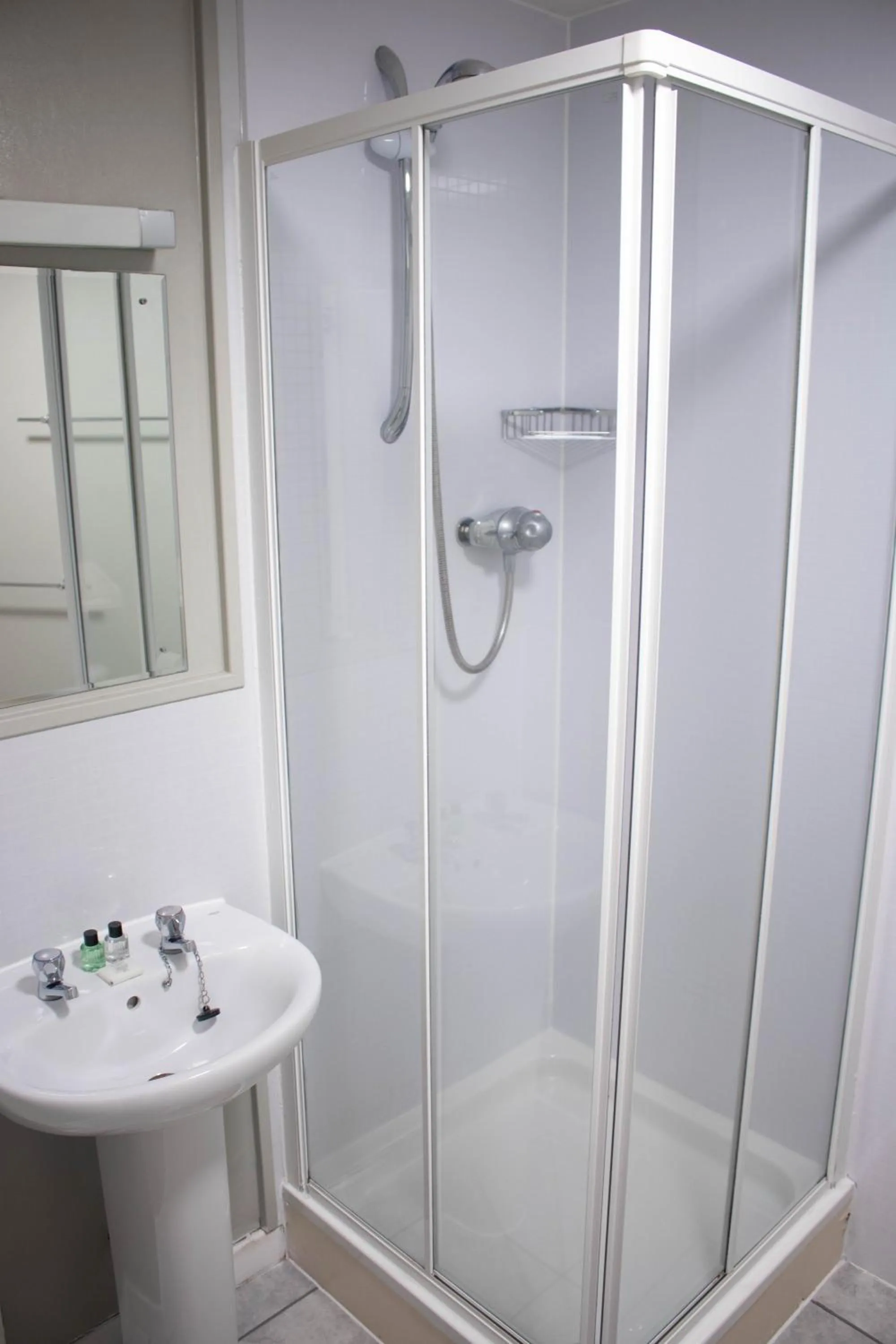 Bathroom in The Rosedale Hotel & Restaurant