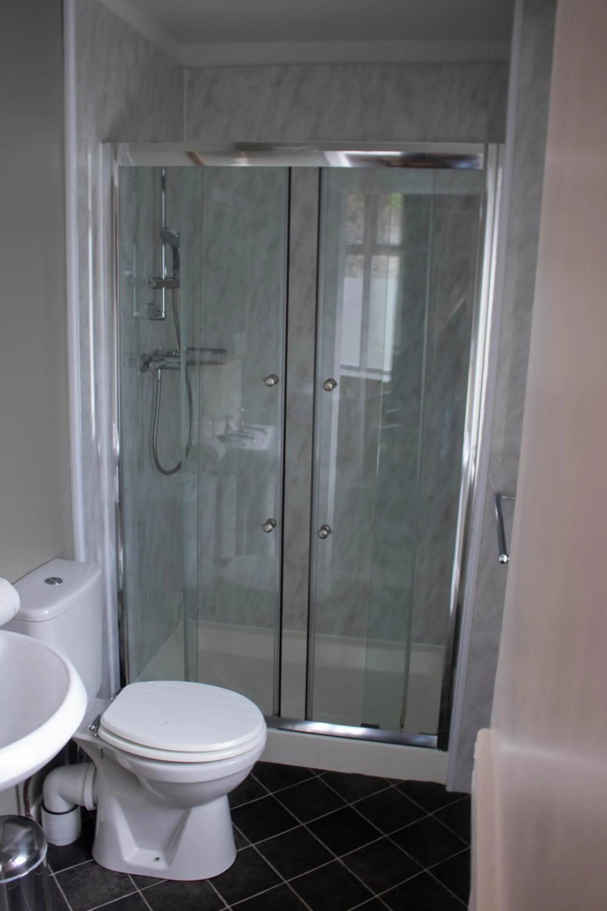 The Rosedale Hotel & Restaurant