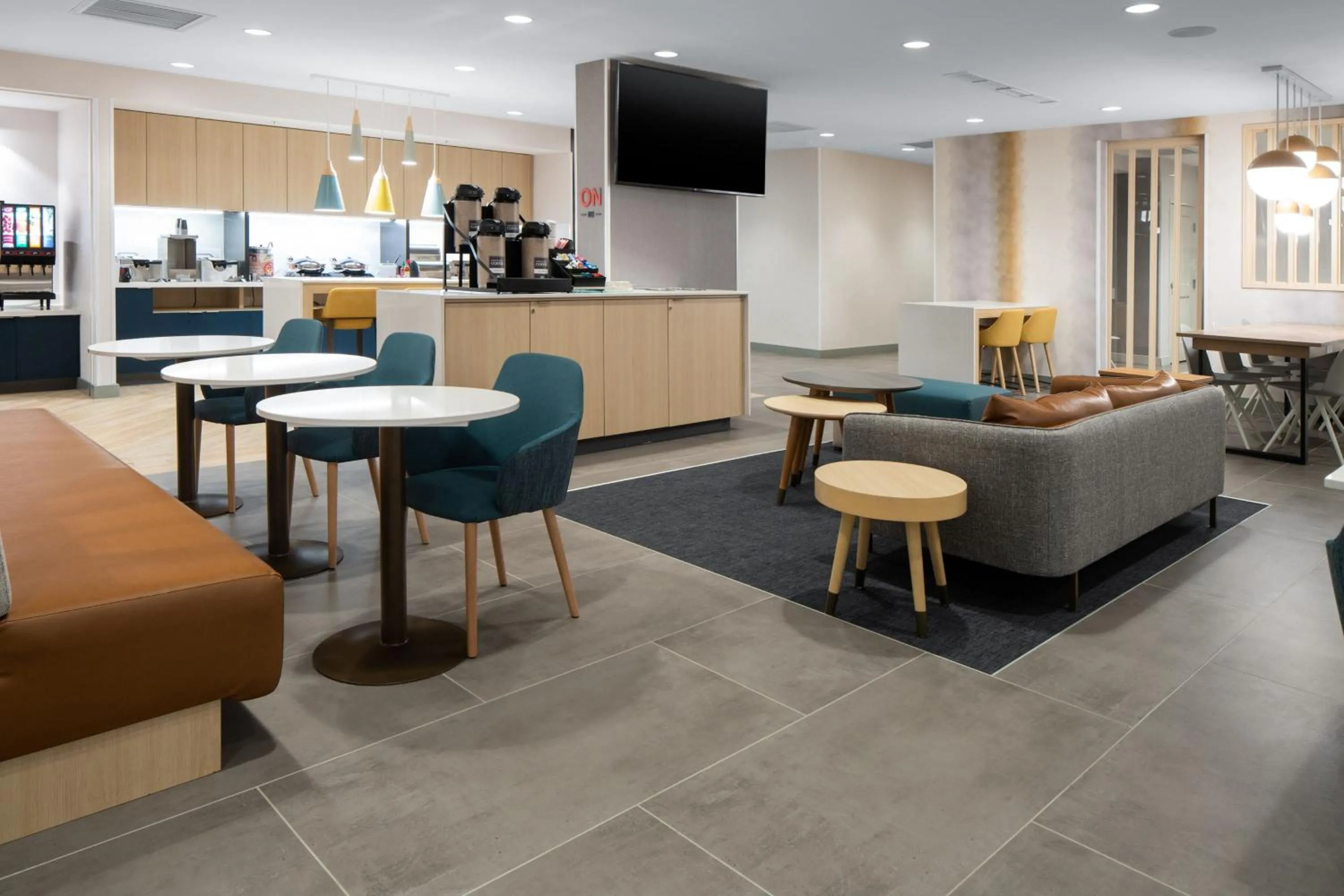 Breakfast in TownePlace Suites by Marriott Sidney